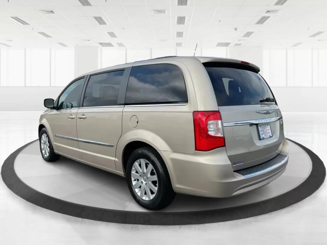 2016 Chrysler Town and Country PV (2C4RC1BG4GR) with an Other engine, located at 8750 N County Rd 25A, Piqua, OH, 45356, (937) 908-9800, 40.164391, -84.232513 - **Elevate Your Family Adventures with the 2016 Chrysler Town and Country at Advantage Car and Credit - Piqua!**<br /> <br /> Are you looking for the perfect vehicle to accommodate your growing family or enhance your daily commute? Look no further than the 2016 Chrysler Town and Country, availabl - Photo#4