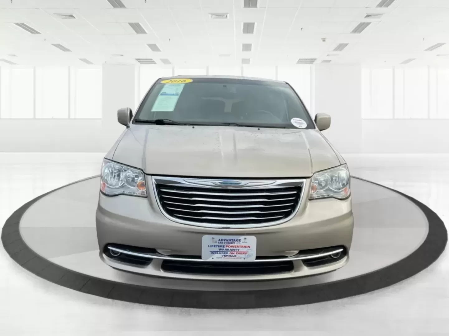 2016 Chrysler Town and Country PV (2C4RC1BG4GR) with an Other engine, located at 8750 N County Rd 25A, Piqua, OH, 45356, (937) 908-9800, 40.164391, -84.232513 - **Elevate Your Family Adventures with the 2016 Chrysler Town and Country at Advantage Car and Credit - Piqua!**<br /> <br /> Are you looking for the perfect vehicle to accommodate your growing family or enhance your daily commute? Look no further than the 2016 Chrysler Town and Country, availabl - Photo#7