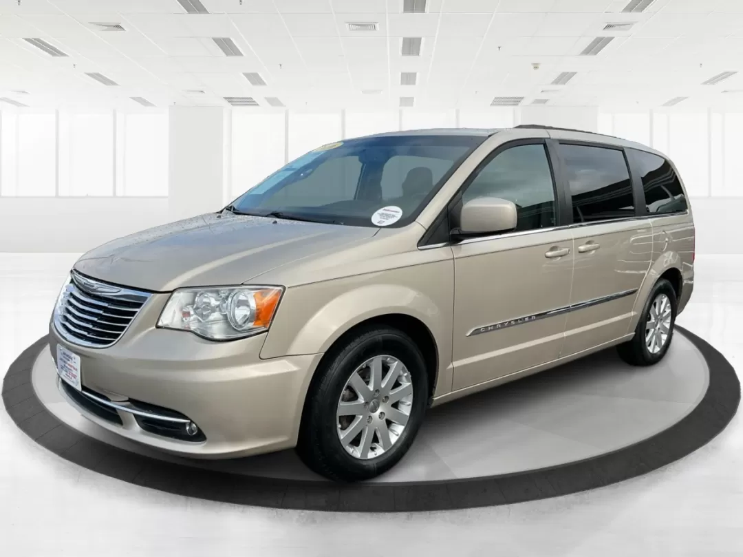 2016 Chrysler Town and Country PV (2C4RC1BG4GR) with an Other engine, located at 8750 N County Rd 25A, Piqua, OH, 45356, (937) 908-9800, 40.164391, -84.232513 - **Elevate Your Family Adventures with the 2016 Chrysler Town and Country at Advantage Car and Credit - Piqua!**<br /> <br /> Are you looking for the perfect vehicle to accommodate your growing family or enhance your daily commute? Look no further than the 2016 Chrysler Town and Country, availabl - Photo#8