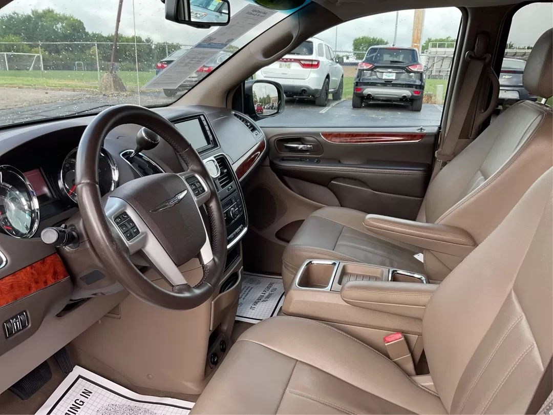 2016 Chrysler Town and Country PV (2C4RC1BG4GR) with an Other engine, located at 8750 N County Rd 25A, Piqua, OH, 45356, (937) 908-9800, 40.164391, -84.232513 - **Elevate Your Family Adventures with the 2016 Chrysler Town and Country at Advantage Car and Credit - Piqua!**<br /> <br /> Are you looking for the perfect vehicle to accommodate your growing family or enhance your daily commute? Look no further than the 2016 Chrysler Town and Country, availabl - Photo#9