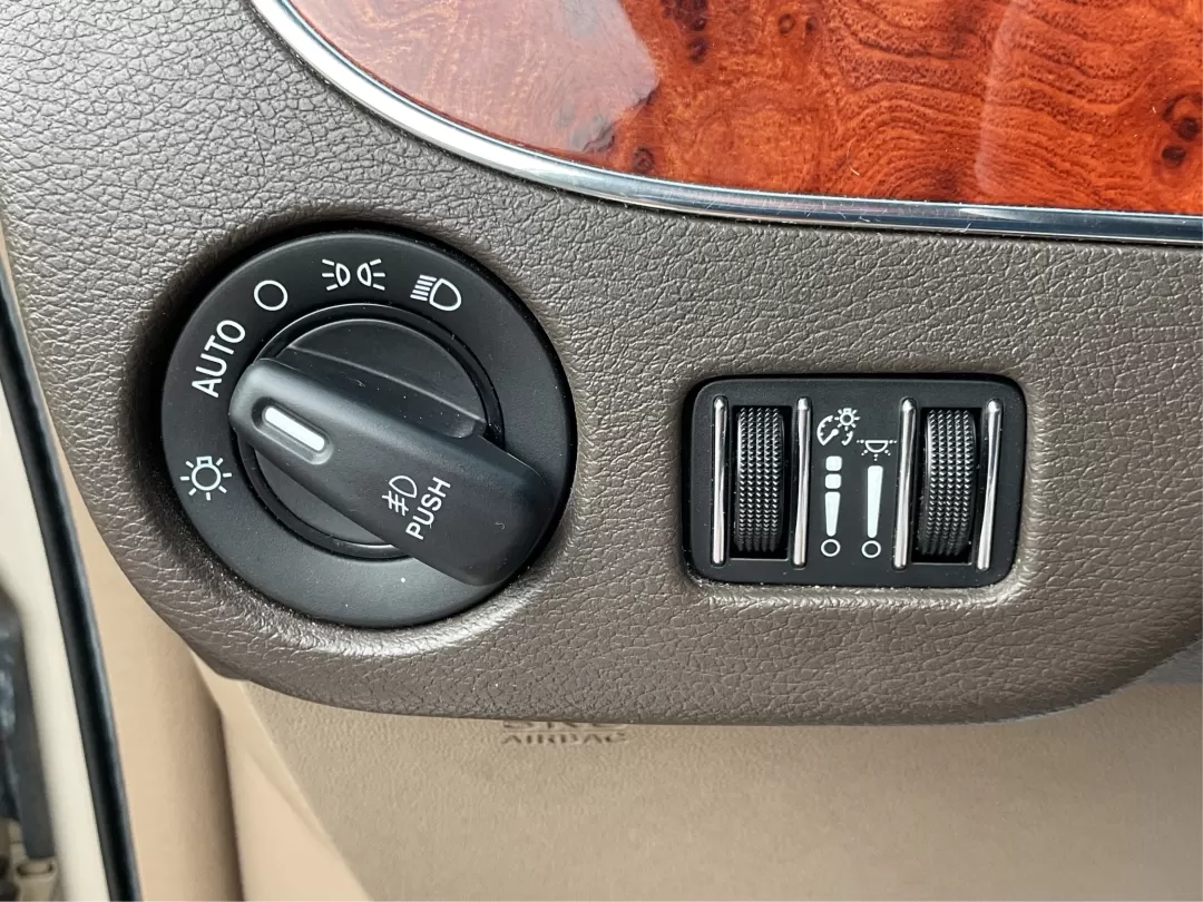 2016 Chrysler Town and Country PV (2C4RC1BG4GR) with an Other engine, located at 8750 N County Rd 25A, Piqua, OH, 45356, (937) 908-9800, 40.164391, -84.232513 - **Elevate Your Family Adventures with the 2016 Chrysler Town and Country at Advantage Car and Credit - Piqua!**<br /> <br /> Are you looking for the perfect vehicle to accommodate your growing family or enhance your daily commute? Look no further than the 2016 Chrysler Town and Country, availabl - Photo#17