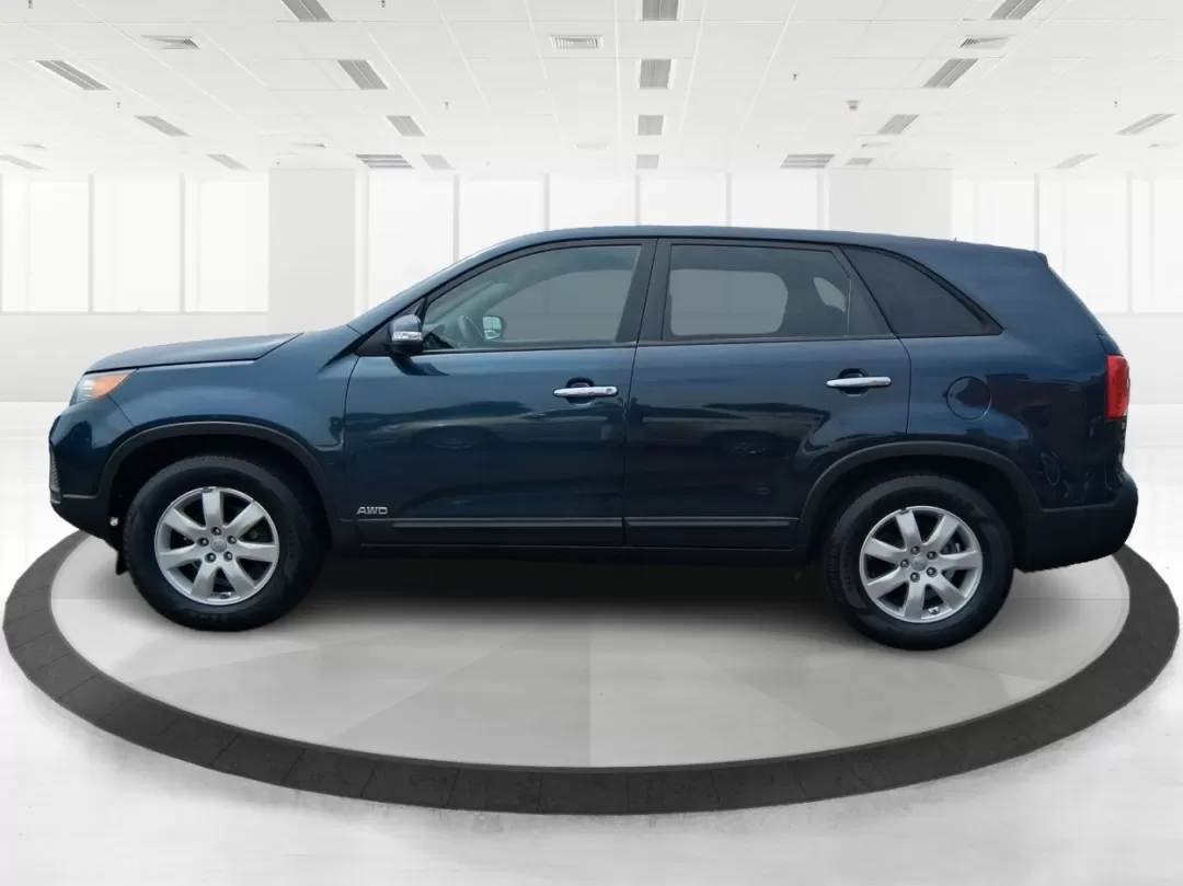 2017 Hyundai Santa Fe 2.0T Ultimate (5XYZW4LA5HG) with an Theta II 2L I-4 gasoline direct injection engine, located at 4508 South Dixie Dr, Moraine, OH, 45439, (937) 908-9800, 39.807072, -84.031563 - Photo#5