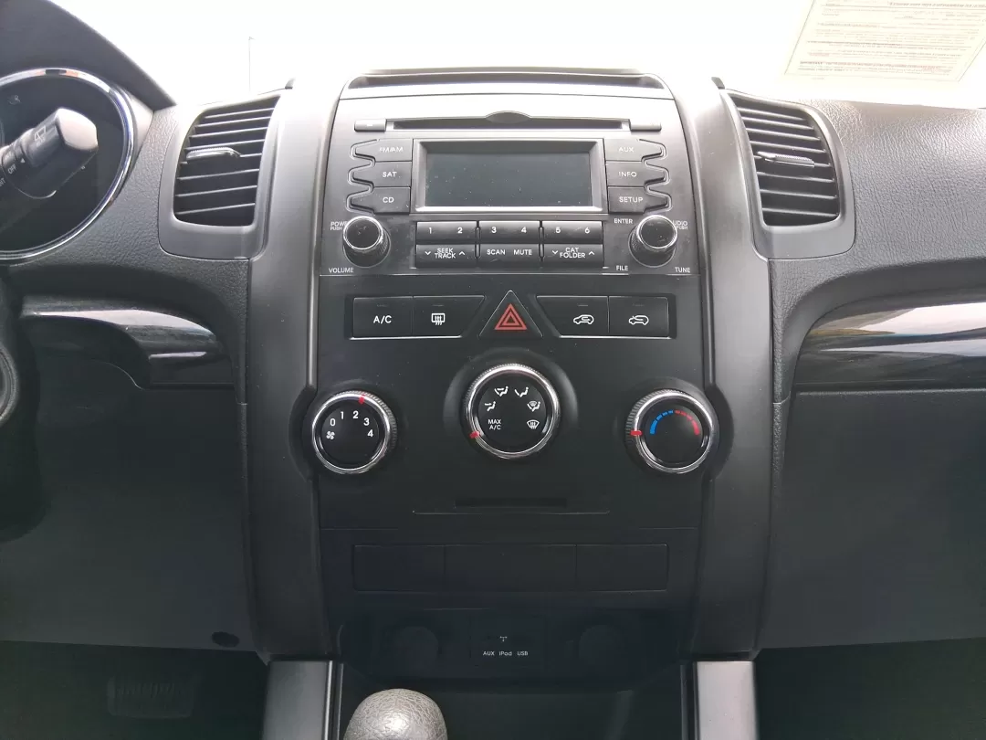 2017 Hyundai Santa Fe 2.0T Ultimate (5XYZW4LA5HG) with an Theta II 2L I-4 gasoline direct injection engine, located at 4508 South Dixie Dr, Moraine, OH, 45439, (937) 908-9800, 39.807072, -84.031563 - Photo#13