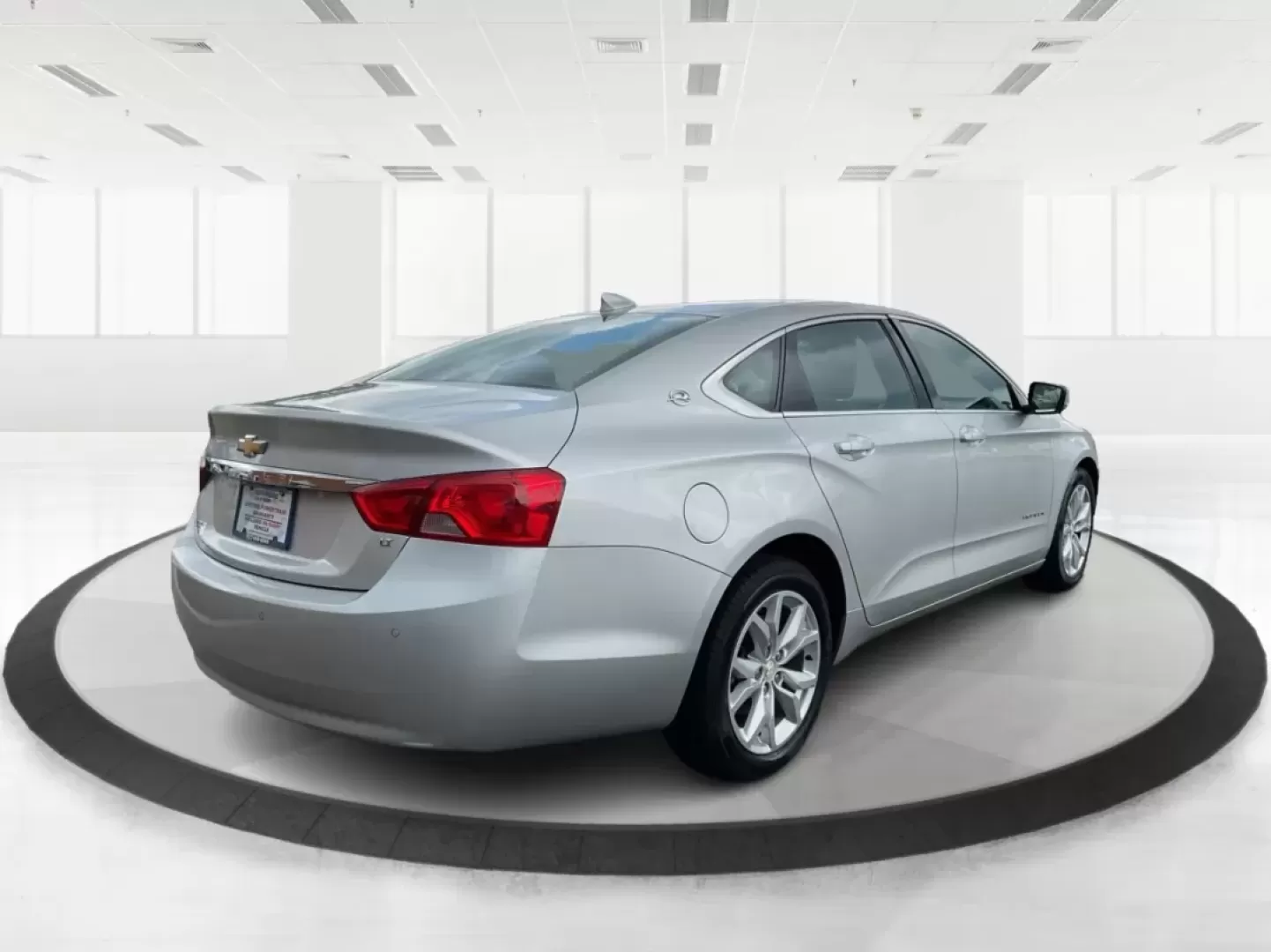 2016 Chevrolet Impala 1LT (2G1105SA4G9) with an Ecotec 2.5L I-4 gasoline direct injection engine, located at 4508 South Dixie Dr, Moraine, OH, 45439, (937) 908-9800, 39.689976, -84.218452 - **Discover Your Ideal Commuter with the 2016 Chevrolet Impala Perfect for Daily Drives or Weekend Getaways!**<br /> <br /> Are you tired of your old ride struggling during your daily commute? Elevate your driving experience with the stylish and reliable 2016 Chevrolet Impala, now available at Advan - Photo#2