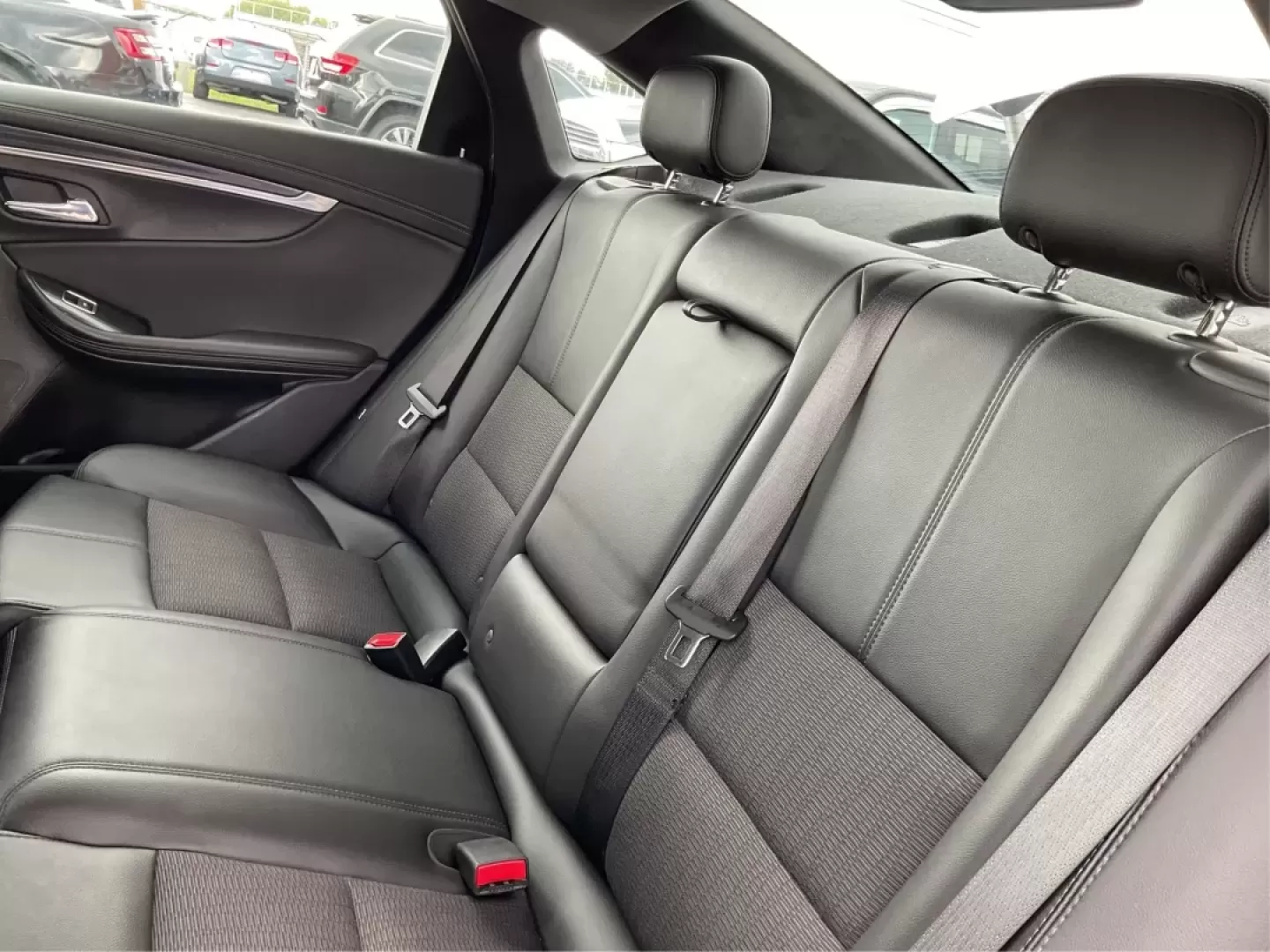 2016 Chevrolet Impala 1LT (2G1105SA4G9) with an Ecotec 2.5L I-4 gasoline direct injection engine, located at 4508 South Dixie Dr, Moraine, OH, 45439, (937) 908-9800, 39.689976, -84.218452 - **Discover Your Ideal Commuter with the 2016 Chevrolet Impala Perfect for Daily Drives or Weekend Getaways!**<br /> <br /> Are you tired of your old ride struggling during your daily commute? Elevate your driving experience with the stylish and reliable 2016 Chevrolet Impala, now available at Advan - Photo#10