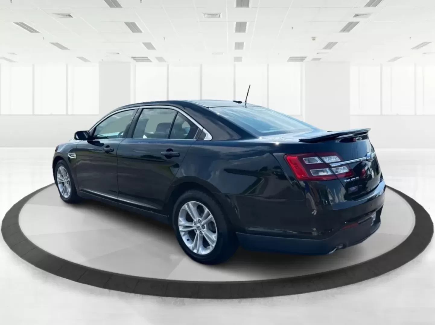 2017 Ford Taurus SEL (1FAHP2E84HG) with an 3.5L V-6 DOHC engine, located at 1951 S Dayton Lakeview Rd., New Carlisle, OH, 45344, (937) 908-9800, 39.890999, -84.050255 - Are you ready for a new adventure? The 2017 Ford Taurus SEL is the perfect sedan for those who crave a blend of comfort, style, and performance, whether you're navigating daily commutes or embarking on weekend getaways. This vehicle is not just a mode of transportation; it's a lifestyle statement th - Photo#4