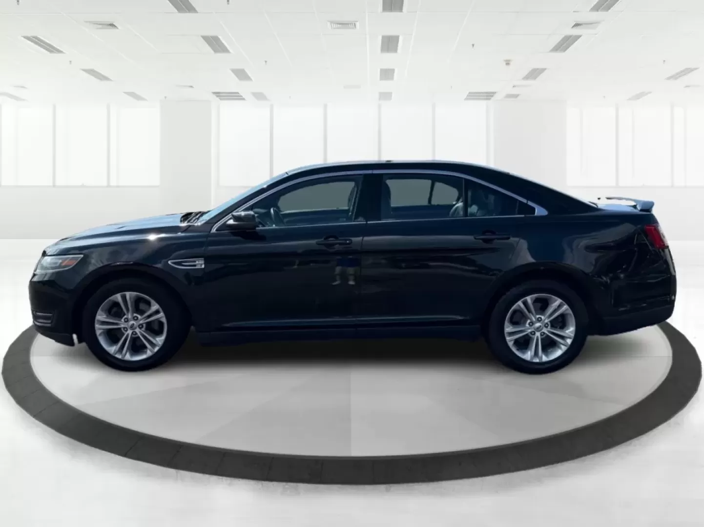 2017 Ford Taurus SEL (1FAHP2E84HG) with an 3.5L V-6 DOHC engine, located at 1951 S Dayton Lakeview Rd., New Carlisle, OH, 45344, (937) 908-9800, 39.890999, -84.050255 - Are you ready for a new adventure? The 2017 Ford Taurus SEL is the perfect sedan for those who crave a blend of comfort, style, and performance, whether you're navigating daily commutes or embarking on weekend getaways. This vehicle is not just a mode of transportation; it's a lifestyle statement th - Photo#5