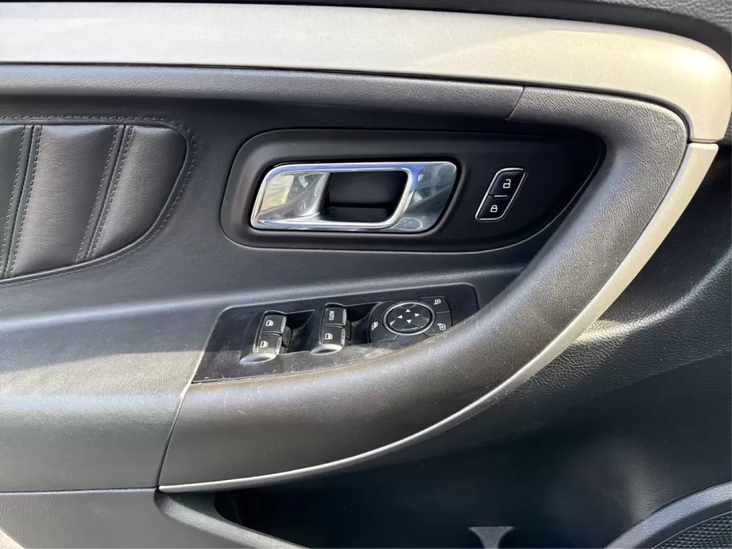 2017 Ford Taurus SEL (1FAHP2E84HG) with an 3.5L V-6 DOHC engine, located at 1951 S Dayton Lakeview Rd., New Carlisle, OH, 45344, (937) 908-9800, 39.890999, -84.050255 - Are you ready for a new adventure? The 2017 Ford Taurus SEL is the perfect sedan for those who crave a blend of comfort, style, and performance, whether you're navigating daily commutes or embarking on weekend getaways. This vehicle is not just a mode of transportation; it's a lifestyle statement th - Photo#18