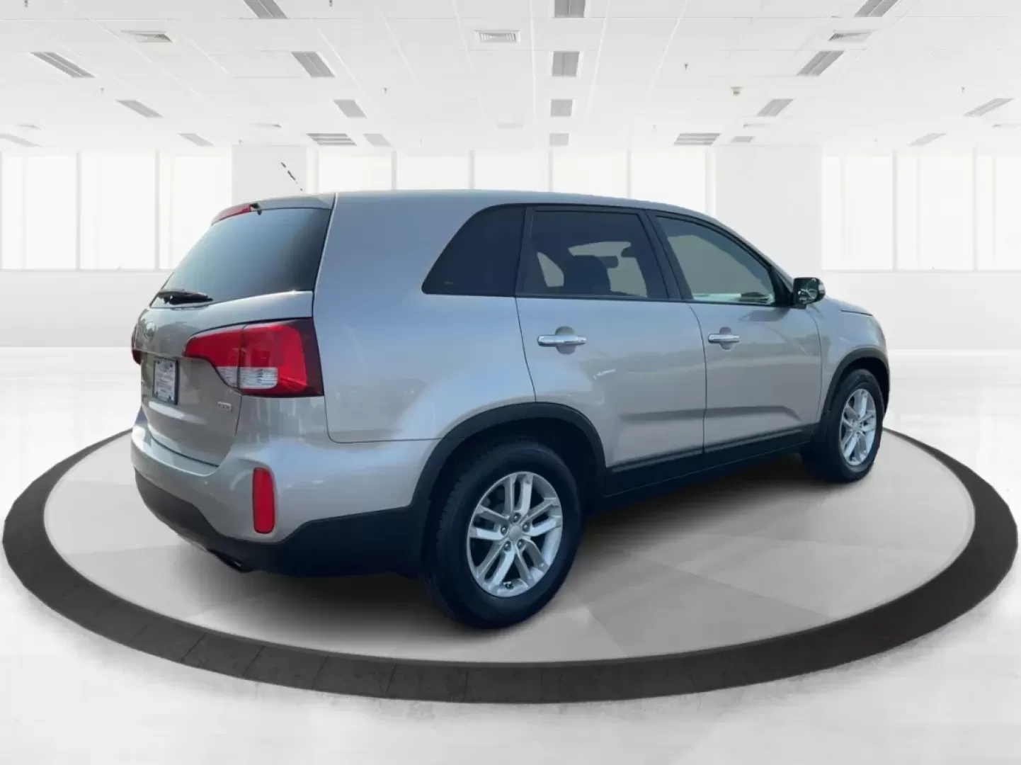 2014 Kia Sorento LX (5XYKT3A66EG) with an 2.4L I-4 gasoline direct injection engine, located at 1951 S Dayton Lakeview Rd., New Carlisle, OH, 45344, (937) 908-9800, 39.890999, -84.050255 - Discover the joy of family adventures with the 2014 Kia Sorento LX, now available at Advantage Car and Credit in New Carlisle, OH. This spacious SUV is perfect for growing families or anyone who loves weekend getaways. With a versatile interior and advanced features, the Sorento is designed for comf - Photo#2