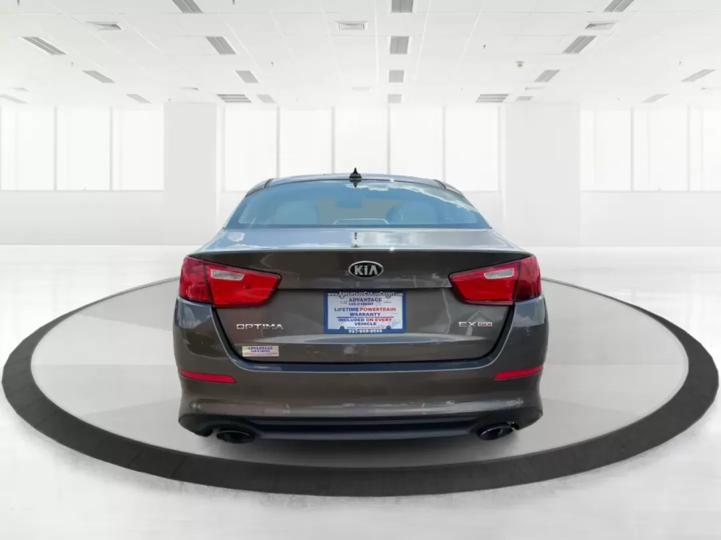 2015 Kia Optima EX (5XXGN4A70FG) with an Theta II 2.4L I-4 gasoline direct injection engine, located at 8750 N County Rd 25A, Piqua, OH, 45356, (937) 908-9800, 40.164391, -84.232513 - Embrace the open road with confidence and style in this stunning 2015 Kia Optima EX, available at Advantage Car and Credit - Piqua! Whether you're navigating daily commutes, embarking on weekend getaways, or shuttling your growing family, this sedan is designed to enhance every journey. With a sleek - Photo#3