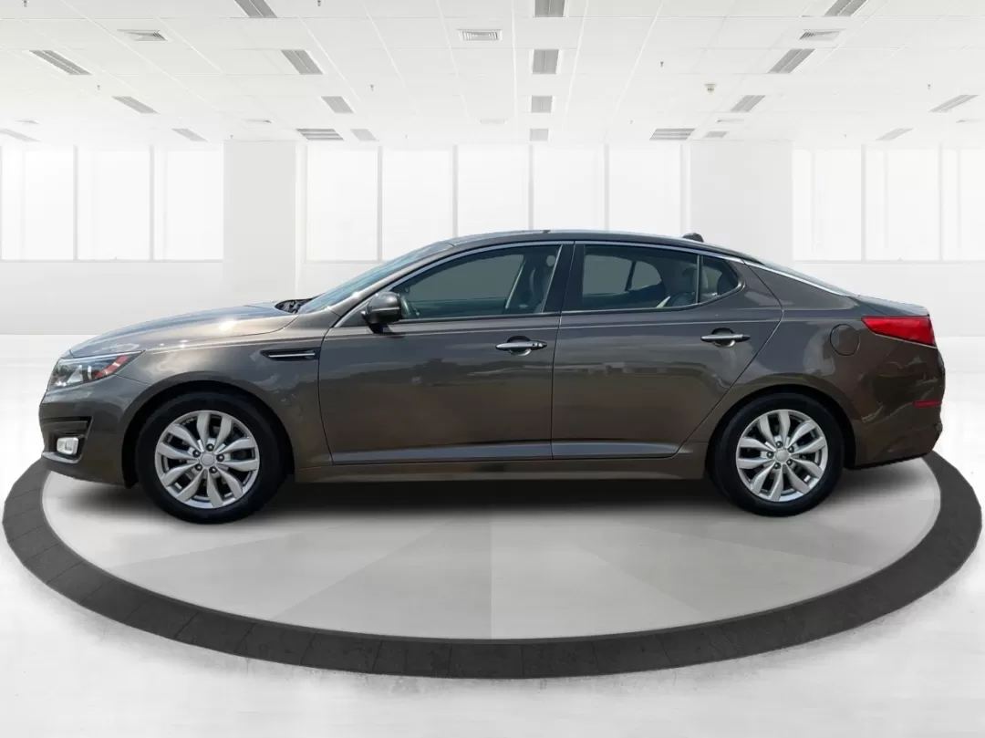 2015 Kia Optima EX (5XXGN4A70FG) with an Theta II 2.4L I-4 gasoline direct injection engine, located at 8750 N County Rd 25A, Piqua, OH, 45356, (937) 908-9800, 40.164391, -84.232513 - Photo#5