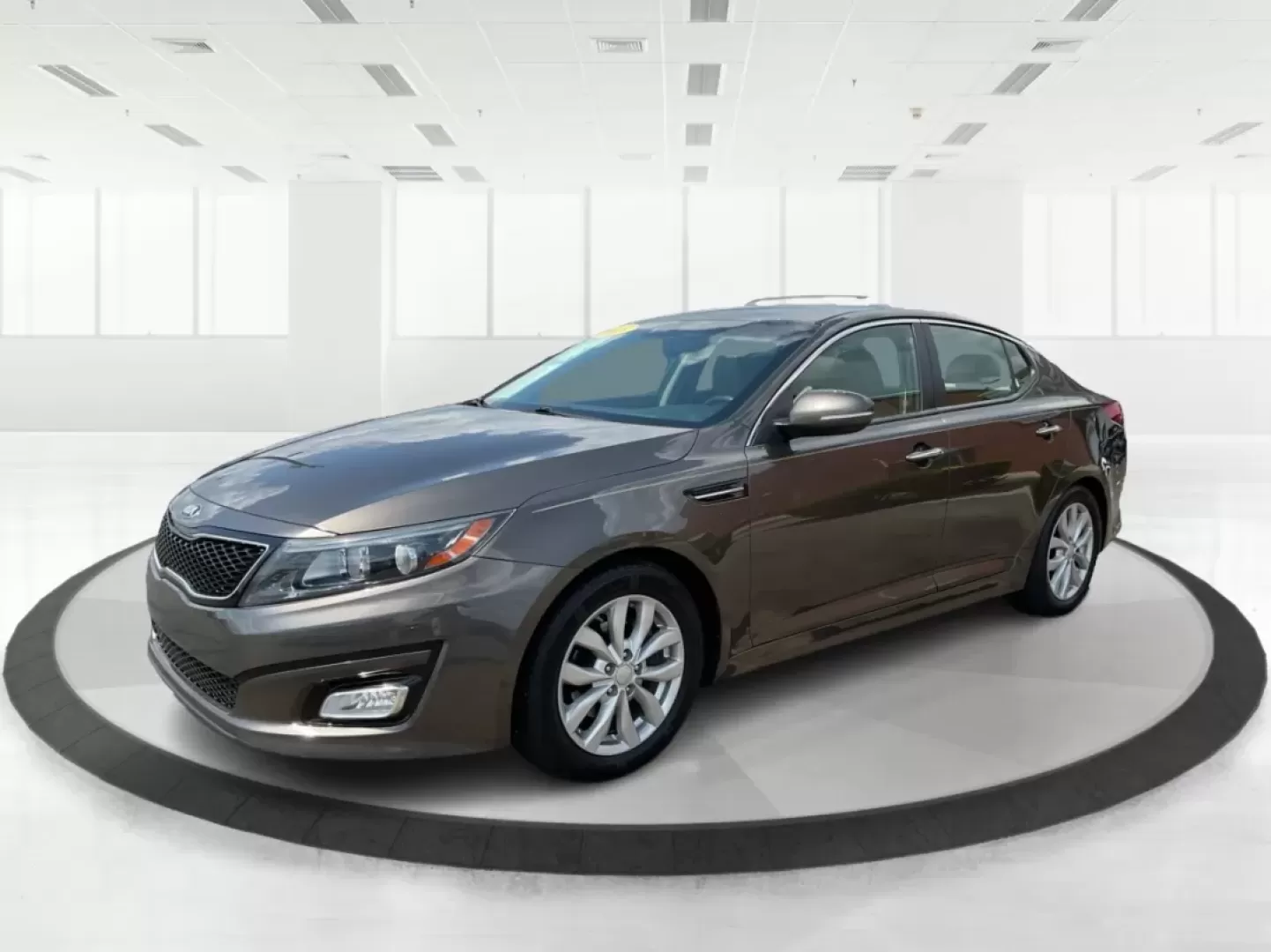 2015 Kia Optima EX (5XXGN4A70FG) with an Theta II 2.4L I-4 gasoline direct injection engine, located at 8750 N County Rd 25A, Piqua, OH, 45356, (937) 908-9800, 40.164391, -84.232513 - Embrace the open road with confidence and style in this stunning 2015 Kia Optima EX, available at Advantage Car and Credit - Piqua! Whether you're navigating daily commutes, embarking on weekend getaways, or shuttling your growing family, this sedan is designed to enhance every journey. With a sleek - Photo#8