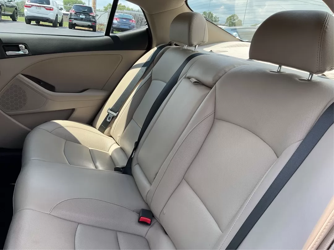 2015 Kia Optima EX (5XXGN4A70FG) with an Theta II 2.4L I-4 gasoline direct injection engine, located at 8750 N County Rd 25A, Piqua, OH, 45356, (937) 908-9800, 40.164391, -84.232513 - Photo#10