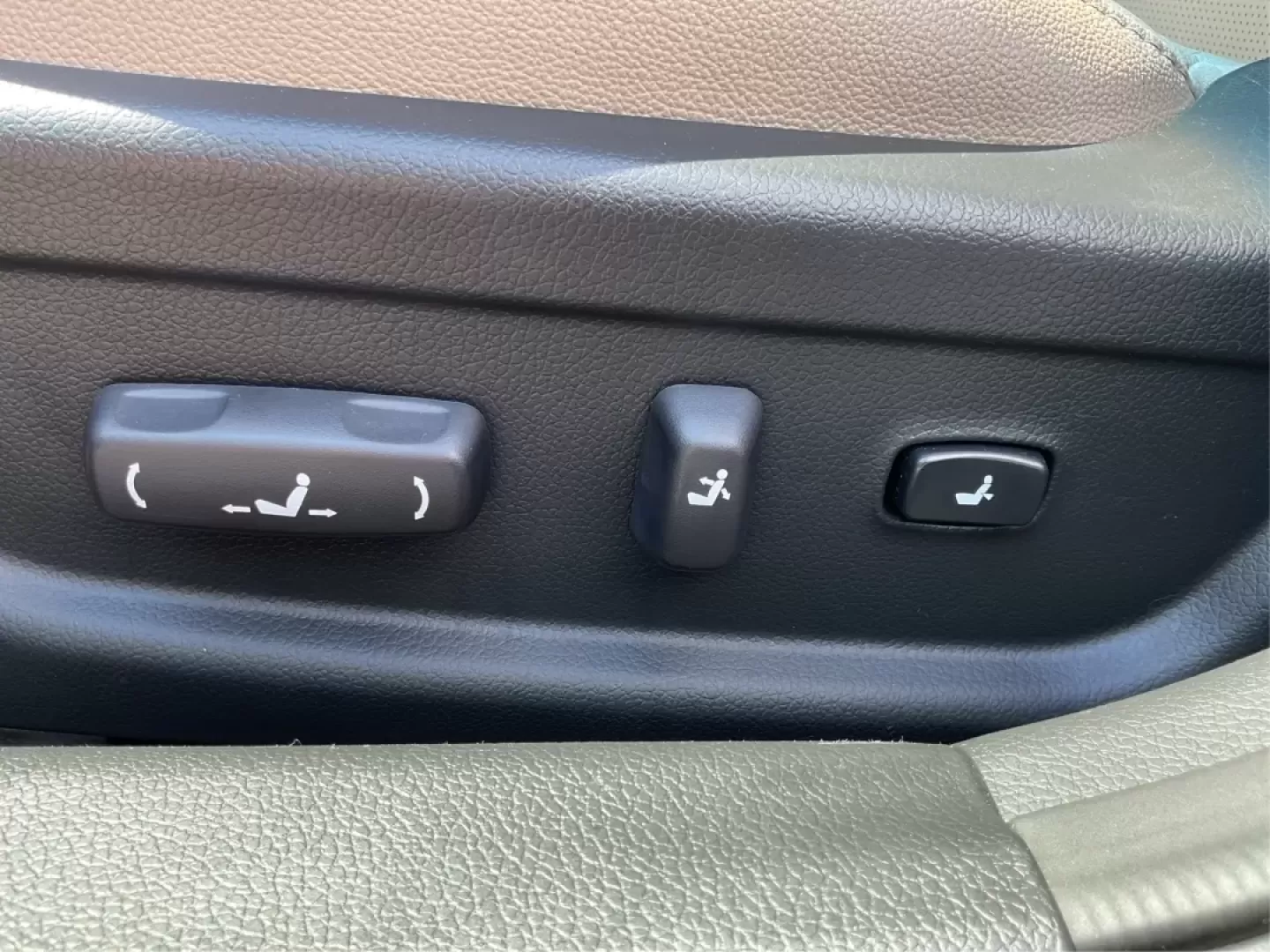 2015 Kia Optima EX (5XXGN4A70FG) with an Theta II 2.4L I-4 gasoline direct injection engine, located at 8750 N County Rd 25A, Piqua, OH, 45356, (937) 908-9800, 40.164391, -84.232513 - Embrace the open road with confidence and style in this stunning 2015 Kia Optima EX, available at Advantage Car and Credit - Piqua! Whether you're navigating daily commutes, embarking on weekend getaways, or shuttling your growing family, this sedan is designed to enhance every journey. With a sleek - Photo#17