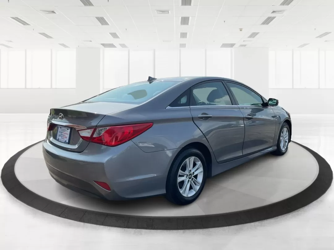 2014 Hyundai Sonata GLS (5NPEB4AC0EH) with an 2.4L I-4 gasoline direct injection engine, located at 8750 N County Rd 25A, Piqua, OH, 45356, (937) 908-9800, 40.164391, -84.232513 - 2014 Hyundai Sonata GLS - Photo#2