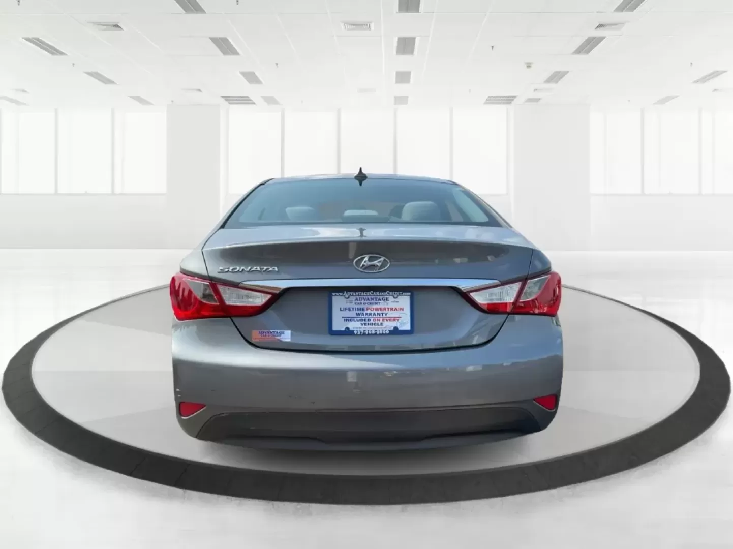 2014 Hyundai Sonata GLS (5NPEB4AC0EH) with an 2.4L I-4 gasoline direct injection engine, located at 8750 N County Rd 25A, Piqua, OH, 45356, (937) 908-9800, 40.164391, -84.232513 - Looking for a reliable sedan that seamlessly blends comfort, efficiency, and style? Look no further than this 2014 Hyundai Sonata GLS, perfect for families, daily commuters, or anyone who appreciates a smooth ride. At Advantage Car and Credit - Piqua, located at 8750 N County Rd 25A in beautiful Piq - Photo#3