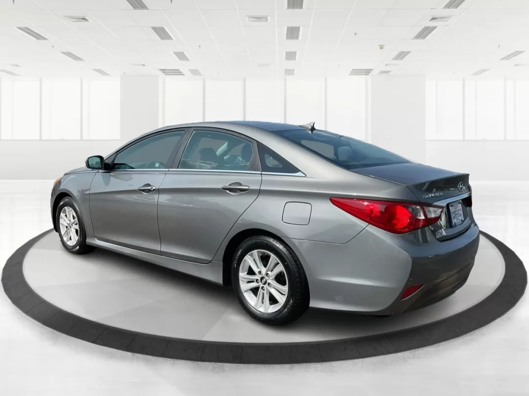 2014 Hyundai Sonata GLS (5NPEB4AC0EH) with an 2.4L I-4 gasoline direct injection engine, located at 8750 N County Rd 25A, Piqua, OH, 45356, (937) 908-9800, 40.164391, -84.232513 - 2014 Hyundai Sonata GLS - Photo#4
