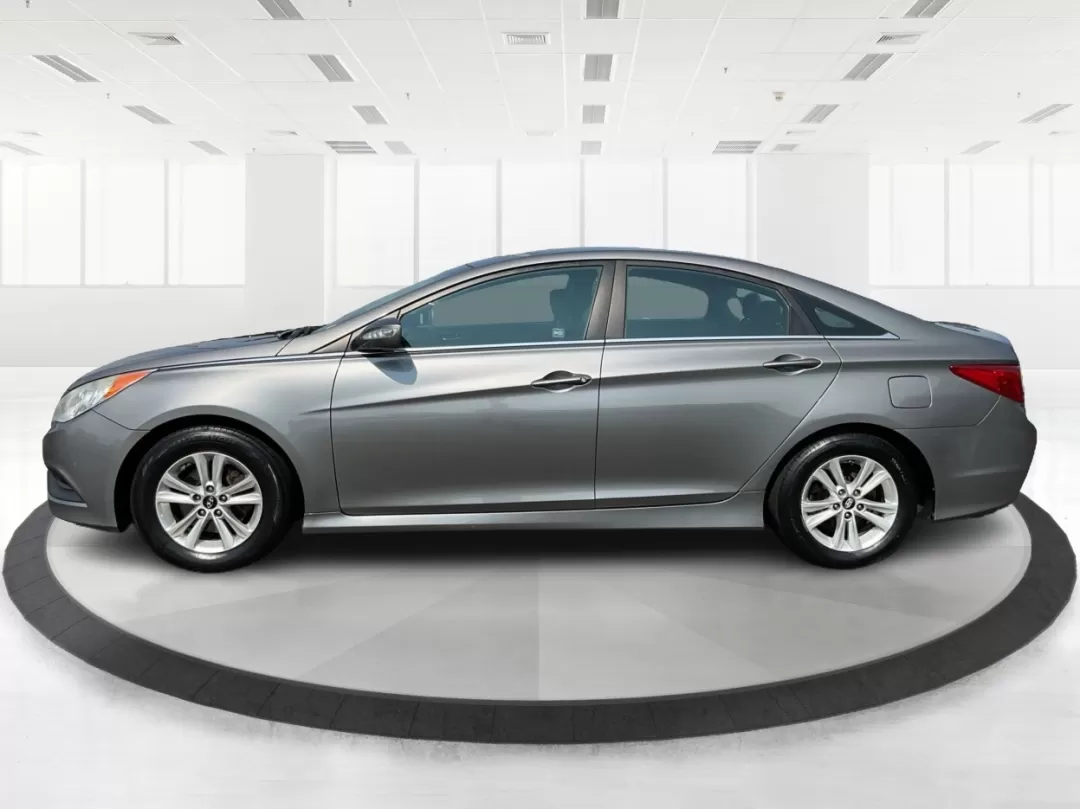 2014 Hyundai Sonata GLS (5NPEB4AC0EH) with an 2.4L I-4 gasoline direct injection engine, located at 8750 N County Rd 25A, Piqua, OH, 45356, (937) 908-9800, 40.164391, -84.232513 - 2014 Hyundai Sonata GLS - Photo#5