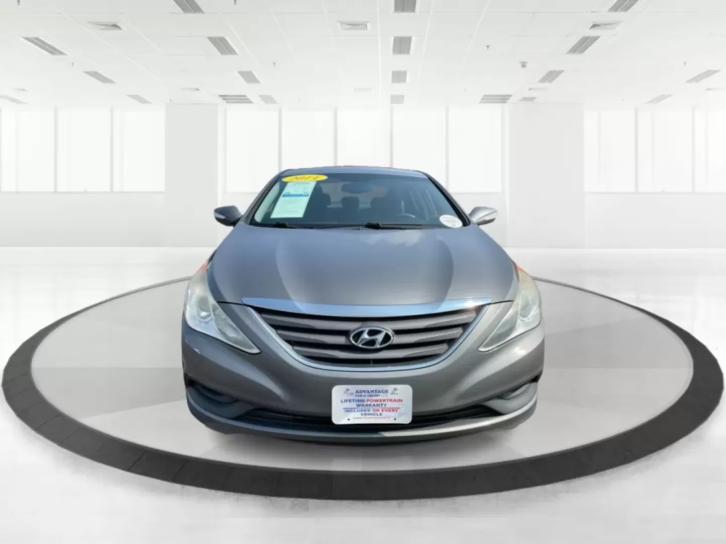 2014 Hyundai Sonata GLS (5NPEB4AC0EH) with an 2.4L I-4 gasoline direct injection engine, located at 8750 N County Rd 25A, Piqua, OH, 45356, (937) 908-9800, 40.164391, -84.232513 - Looking for a reliable sedan that seamlessly blends comfort, efficiency, and style? Look no further than this 2014 Hyundai Sonata GLS, perfect for families, daily commuters, or anyone who appreciates a smooth ride. At Advantage Car and Credit - Piqua, located at 8750 N County Rd 25A in beautiful Piq - Photo#7