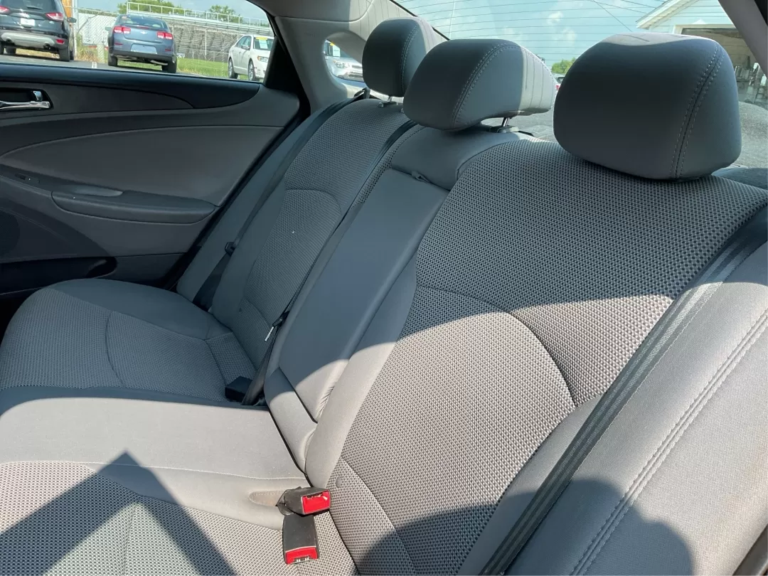 2014 Hyundai Sonata GLS (5NPEB4AC0EH) with an 2.4L I-4 gasoline direct injection engine, located at 8750 N County Rd 25A, Piqua, OH, 45356, (937) 908-9800, 40.164391, -84.232513 - 2014 Hyundai Sonata GLS - Photo#10