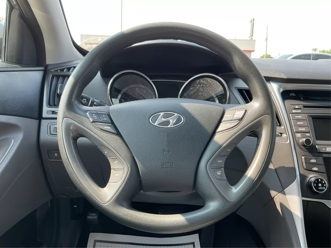 2014 Hyundai Sonata GLS (5NPEB4AC0EH) with an 2.4L I-4 gasoline direct injection engine, located at 8750 N County Rd 25A, Piqua, OH, 45356, (937) 908-9800, 40.164391, -84.232513 - 2014 Hyundai Sonata GLS - Photo#16