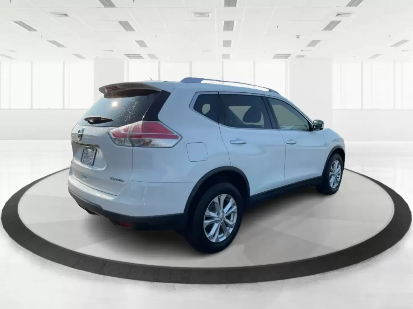 2016 Nissan Rogue SV (KNMAT2MV5GP) with an 2.5L I-4 DOHC engine, located at 8750 N County Rd 25A, Piqua, OH, 45356, (937) 908-9800, 40.164391, -84.232513 - **Explore New Adventures with the 2016 Nissan Rogue SV Perfect for Family Trips and Daily Commutes!**<br /> <br /> If you're on the lookout for a reliable SUV that can keep up with your active lifestyle, look no further than the stunning 2016 Nissan Rogue SV available at Advantage Car and Credit - - Photo#2