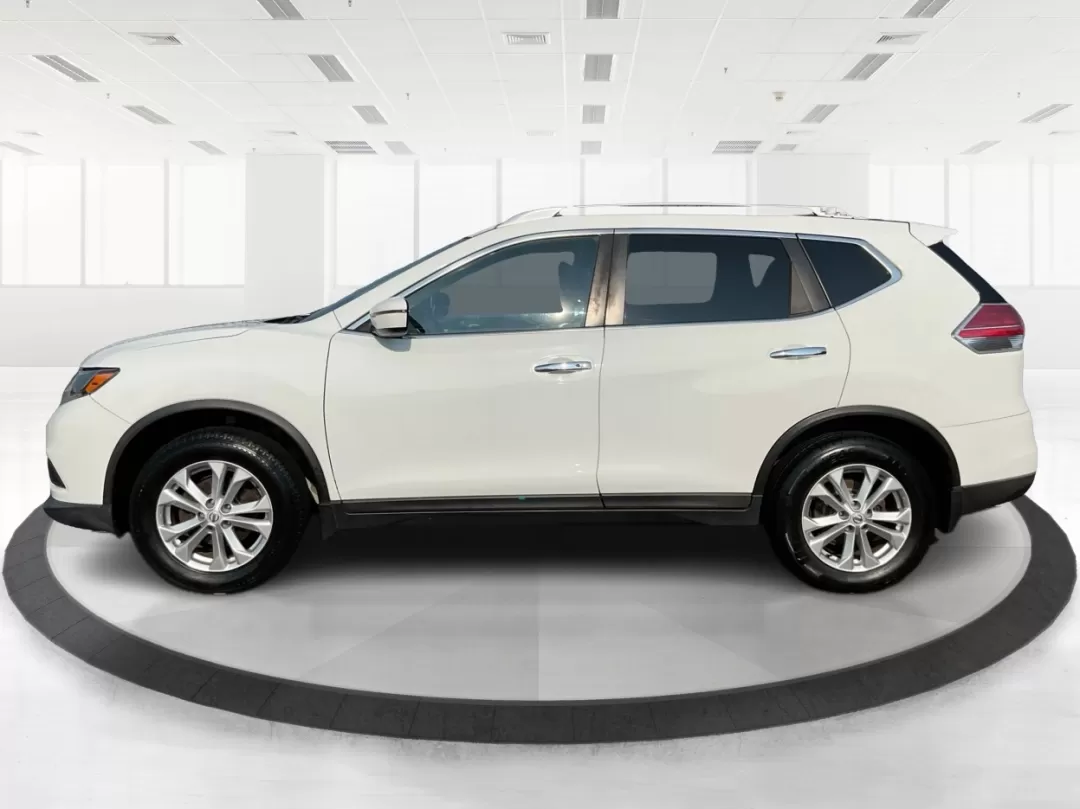 2016 Nissan Rogue SV (KNMAT2MV5GP) with an 2.5L I-4 DOHC engine, located at 8750 N County Rd 25A, Piqua, OH, 45356, (937) 908-9800, 40.164391, -84.232513 - 2016 Nissan Rogue SV - Photo#5