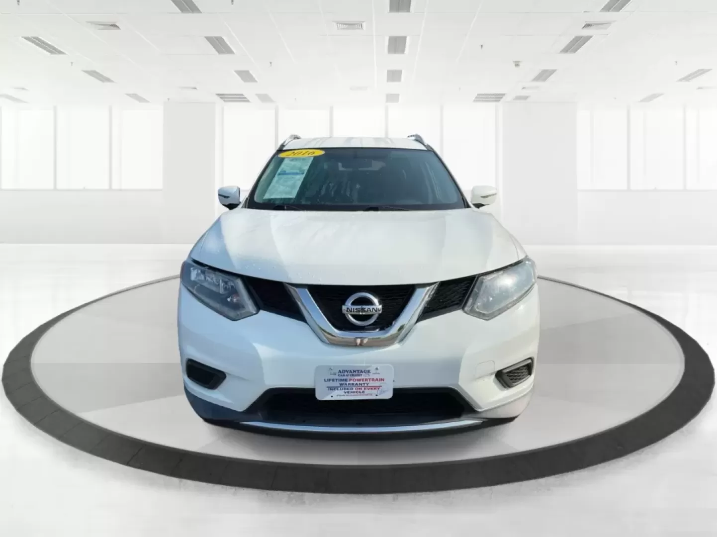 2016 Nissan Rogue SV (KNMAT2MV5GP) with an 2.5L I-4 DOHC engine, located at 8750 N County Rd 25A, Piqua, OH, 45356, (937) 908-9800, 40.164391, -84.232513 - **Explore New Adventures with the 2016 Nissan Rogue SV Perfect for Family Trips and Daily Commutes!**<br /> <br /> If you're on the lookout for a reliable SUV that can keep up with your active lifestyle, look no further than the stunning 2016 Nissan Rogue SV available at Advantage Car and Credit - - Photo#7