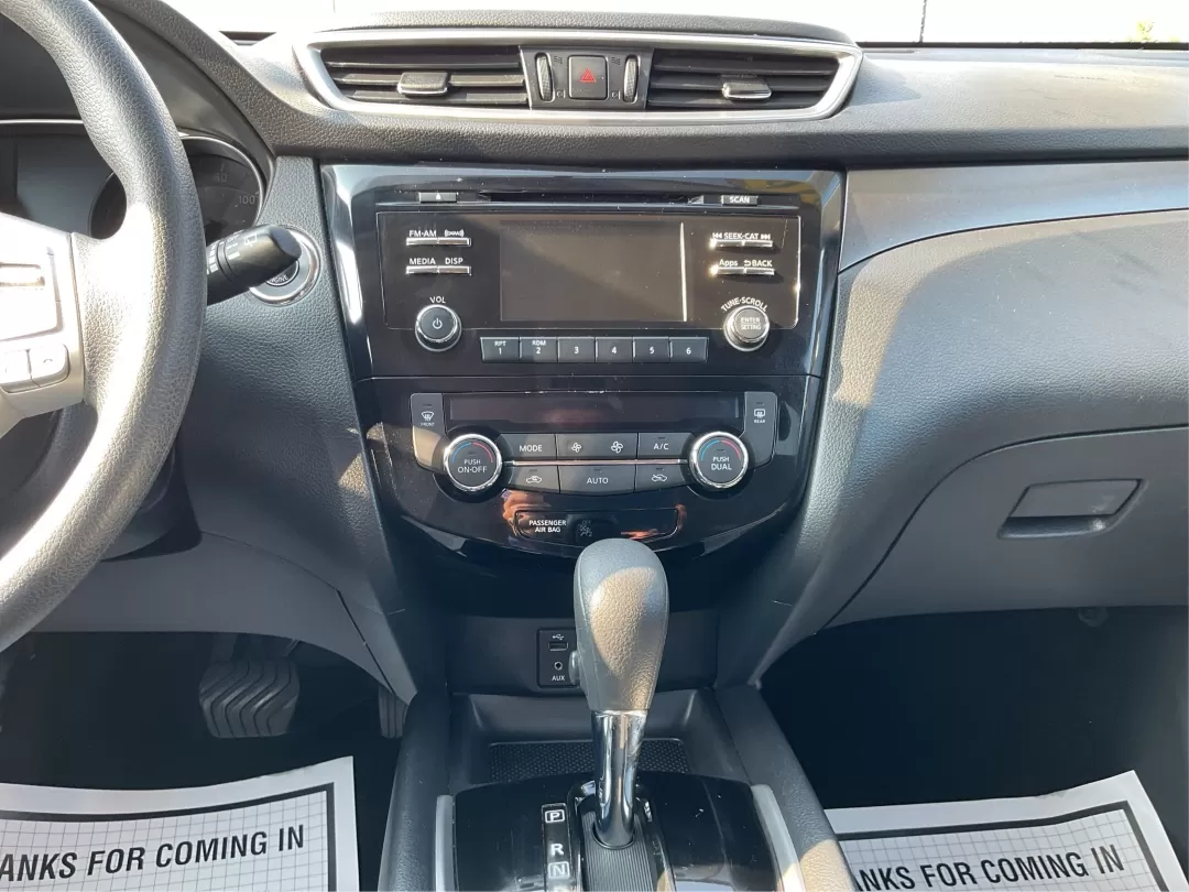 2016 Nissan Rogue SV (KNMAT2MV5GP) with an 2.5L I-4 DOHC engine, located at 8750 N County Rd 25A, Piqua, OH, 45356, (937) 908-9800, 40.164391, -84.232513 - 2016 Nissan Rogue SV - Photo#13