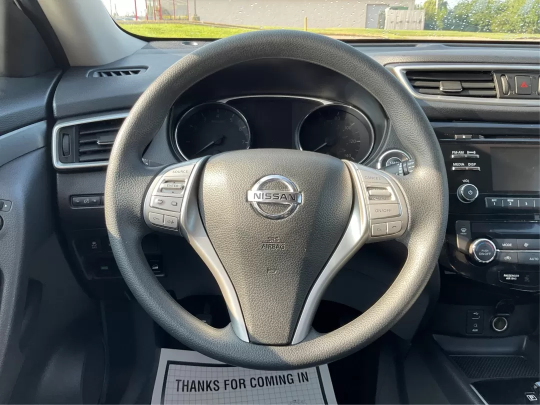 2016 Nissan Rogue SV (KNMAT2MV5GP) with an 2.5L I-4 DOHC engine, located at 8750 N County Rd 25A, Piqua, OH, 45356, (937) 908-9800, 40.164391, -84.232513 - 2016 Nissan Rogue SV - Photo#16