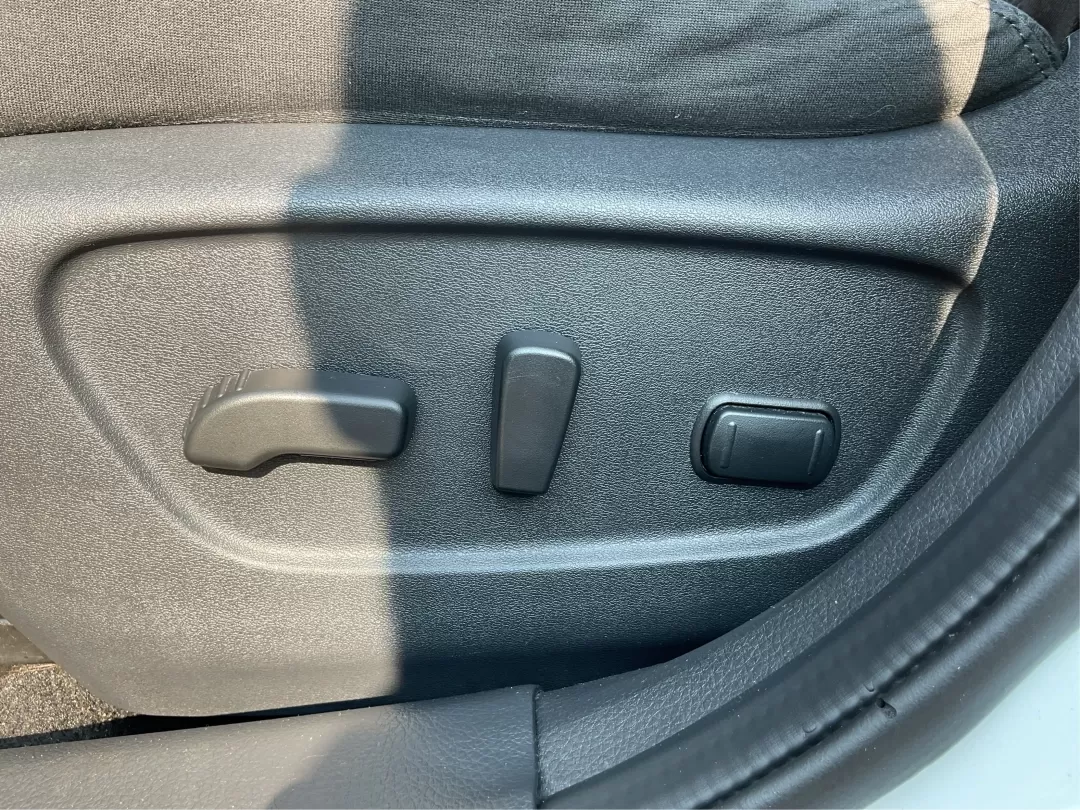 2016 Nissan Rogue SV (KNMAT2MV5GP) with an 2.5L I-4 DOHC engine, located at 8750 N County Rd 25A, Piqua, OH, 45356, (937) 908-9800, 40.164391, -84.232513 - 2016 Nissan Rogue SV - Photo#17