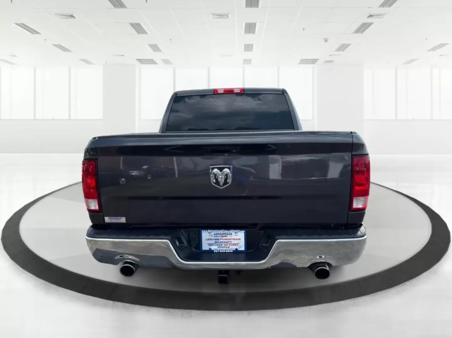 2017 Ram 1500 Express Crew Cab 4x4 5'7 Box (3C6RR7KTXHG) with an Other engine, located at 1230 East Main St, Xenia, OH, 45385, (937) 908-9800, 39.688026, -83.910172 - ### Unleash Your Adventurous Spirit with the 2017 Ram 1500 at Advantage Car and Credit - Xenia!<br /> <br /> Are you ready to elevate your driving experience? Whether you're tackling the daily commute, embarking on family road trips, or conquering weekend adventures, the 2017 Ram 1500 Express Crew C - Photo#3