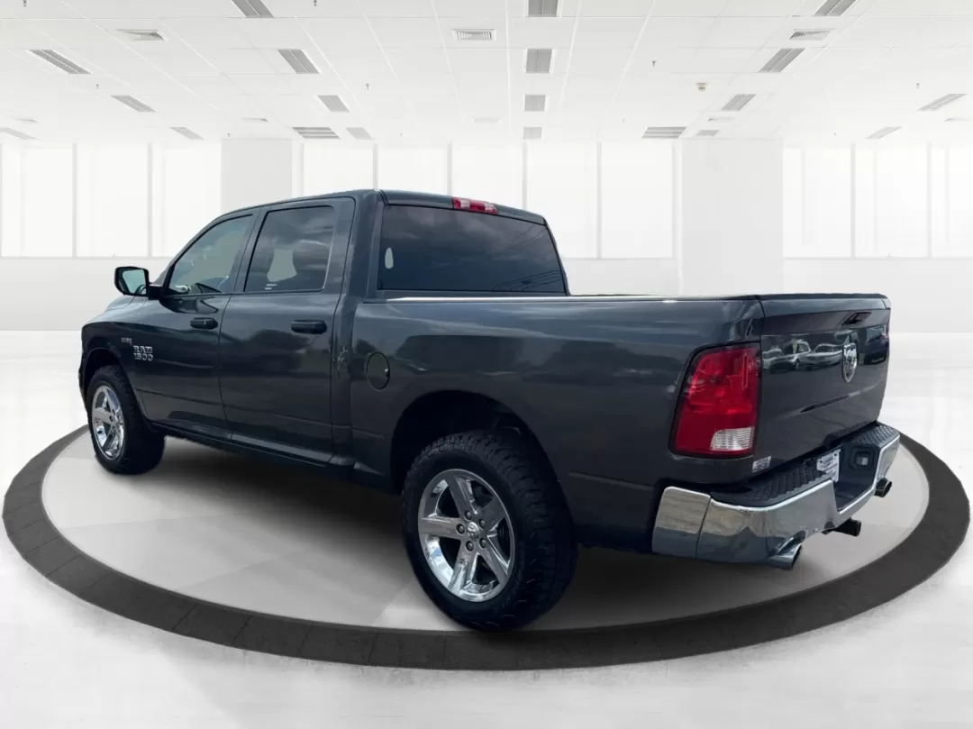 2017 Ram 1500 Express Crew Cab 4x4 5'7 Box (3C6RR7KTXHG) with an Other engine, located at 880 E. National Road, OH, 45377, (937) 908-9800, 39.891918, -84.183975 - ### Unleash Your Adventurous Spirit with the 2017 Ram 1500 at Advantage Car and Credit - Xenia!<br /> <br /> Are you ready to elevate your driving experience? Whether you're tackling the daily commute, embarking on family road trips, or conquering weekend adventures, the 2017 Ram 1500 Express Crew C - Photo#4