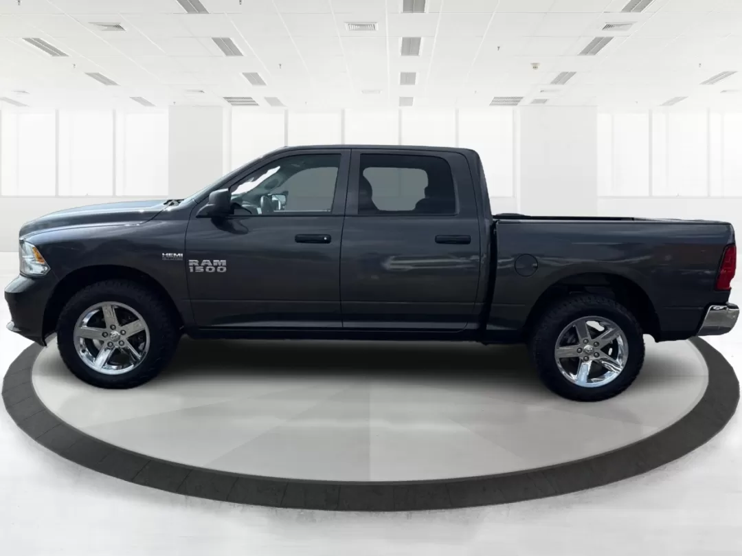 2017 Ram 1500 Express Crew Cab 4x4 5'7 Box (3C6RR7KTXHG) with an Other engine, located at 880 E. National Road, OH, 45377, (937) 908-9800, 39.891918, -84.183975 - ### Unleash Your Adventurous Spirit with the 2017 Ram 1500 at Advantage Car and Credit - Xenia!<br /> <br /> Are you ready to elevate your driving experience? Whether you're tackling the daily commute, embarking on family road trips, or conquering weekend adventures, the 2017 Ram 1500 Express Crew C - Photo#5