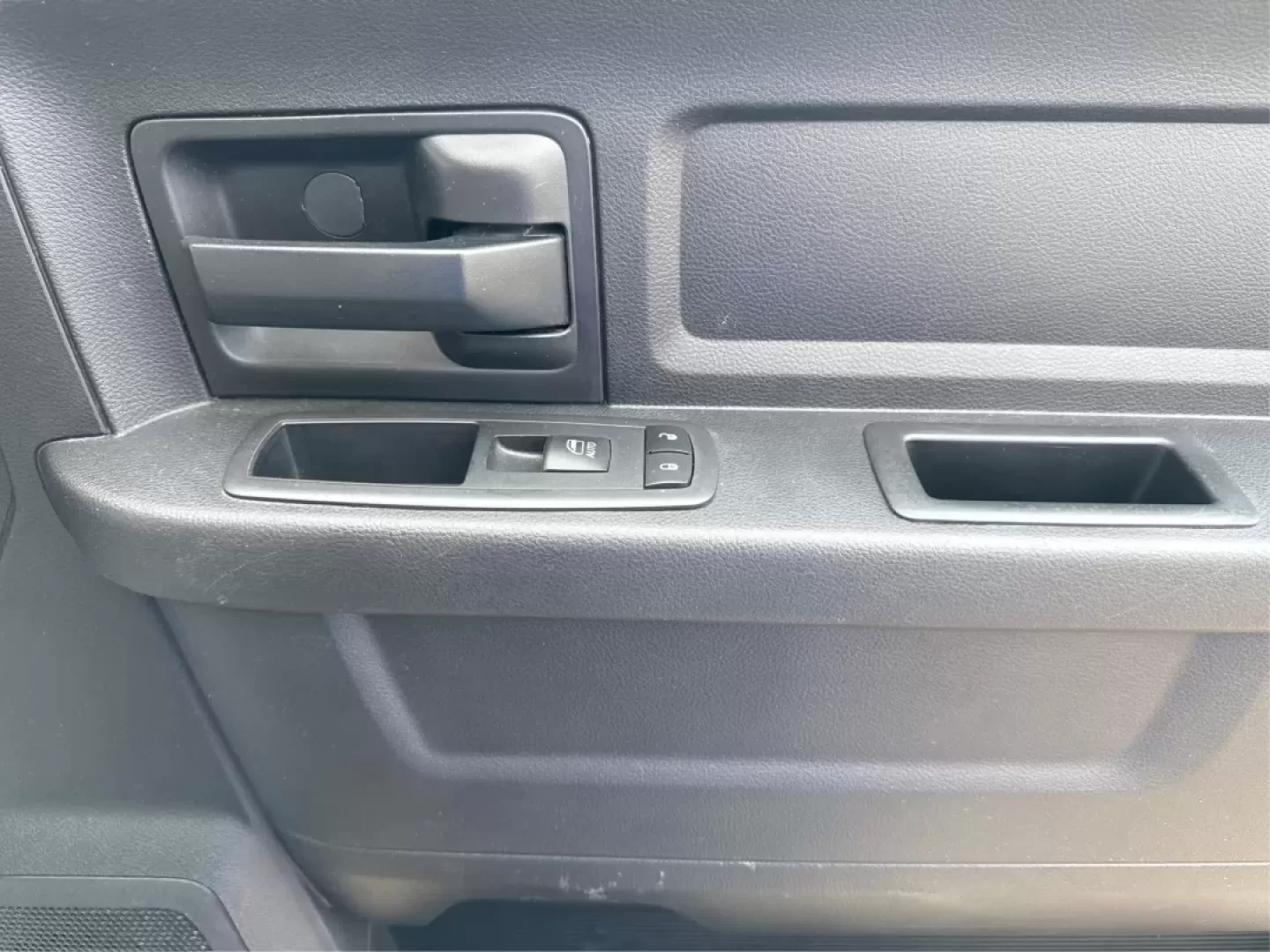 2017 Ram 1500 Express Crew Cab 4x4 5'7 Box (3C6RR7KTXHG) with an Other engine, located at 1230 East Main St, Xenia, OH, 45385, (937) 908-9800, 39.688026, -83.910172 - ### Unleash Your Adventurous Spirit with the 2017 Ram 1500 at Advantage Car and Credit - Xenia!<br /> <br /> Are you ready to elevate your driving experience? Whether you're tackling the daily commute, embarking on family road trips, or conquering weekend adventures, the 2017 Ram 1500 Express Crew C - Photo#20