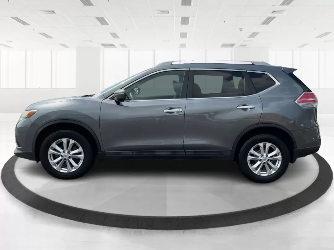 2015 Nissan Rogue SV (5N1AT2MV3FC) with an 2.5L I-4 DOHC engine, located at 1230 East Main St, Xenia, OH, 45385, (937) 908-9800, 39.688026, -83.910172 - 2015 Nissan Rogue SV - Photo#5