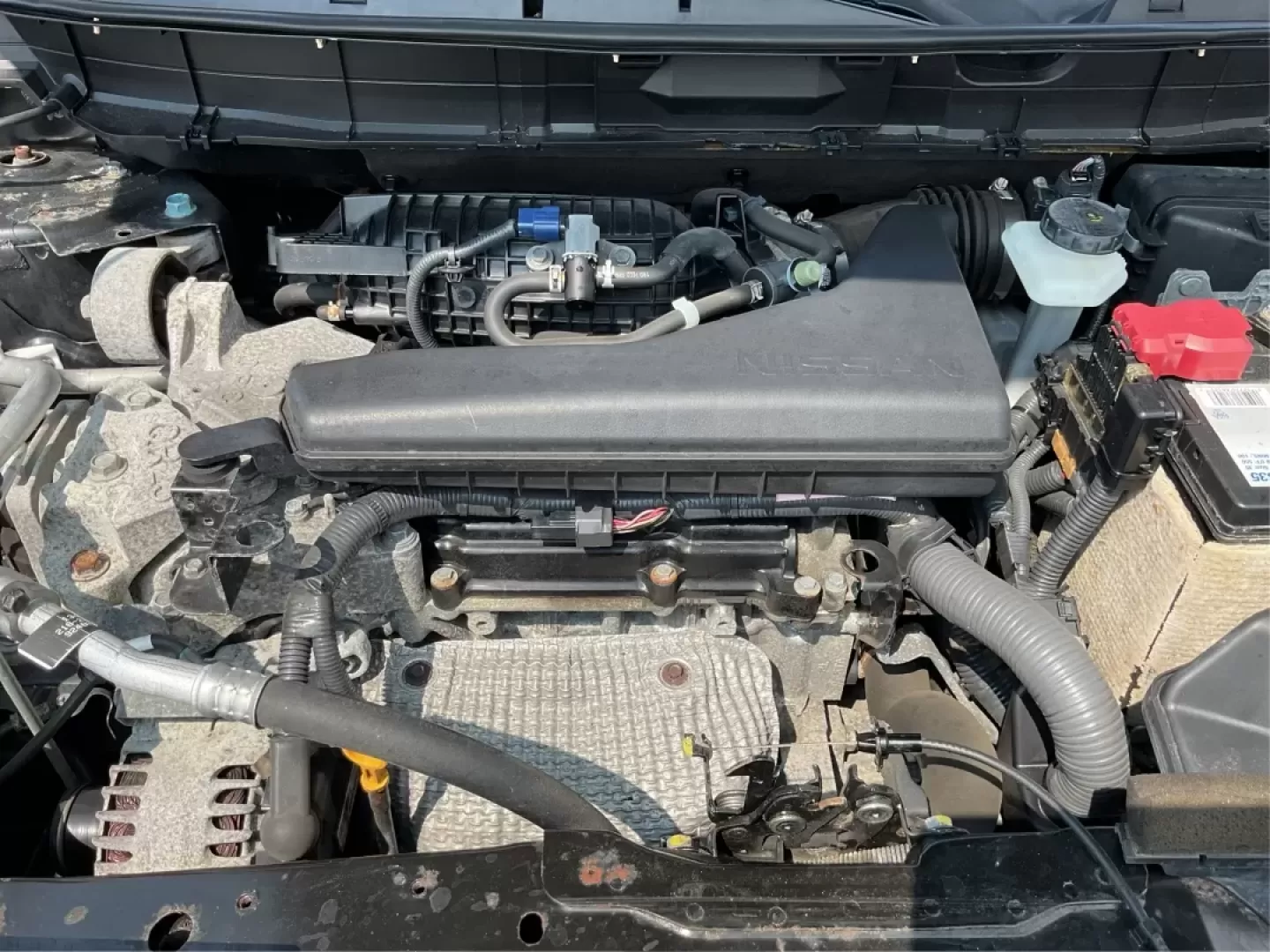2015 Nissan Rogue SV (5N1AT2MV3FC) with an 2.5L I-4 DOHC engine, located at 1230 East Main St, Xenia, OH, 45385, (937) 908-9800, 39.688026, -83.910172 - Experience adventure and comfort on the road with this 2015 Nissan Rogue SV, available now at **Advantage Car and Credit - Xenia**! Whether you're embarking on a weekend getaway or navigating the hustle and bustle of daily commutes, this versatile SUV is designed to meet your lifestyle needs. With i - Photo#11