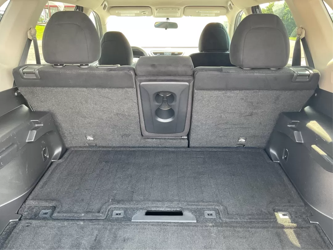 2015 Nissan Rogue SV (5N1AT2MV3FC) with an 2.5L I-4 DOHC engine, located at 1230 East Main St, Xenia, OH, 45385, (937) 908-9800, 39.688026, -83.910172 - 2015 Nissan Rogue SV - Photo#12