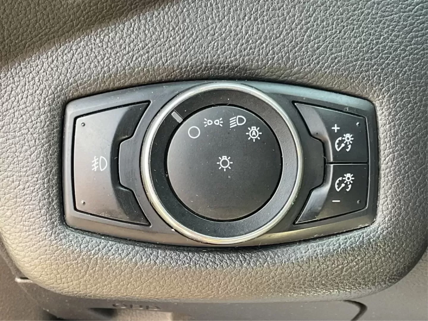 2014 Ford Escape SE (1FMCU0GX6EU) with an Other engine, located at 4508 South Dixie Dr, Moraine, OH, 45439, (937) 908-9800, 39.689976, -84.218452 - Are you searching for the perfect vehicle to accompany your adventures, whether it's for a growing family or weekend getaways? Look no further! At Advantage Car and Credit in Fairborn, OH, we proudly present a stunning **2014 Ford Escape SE** that combines style, comfort, and versatility-all at an u - Photo#17