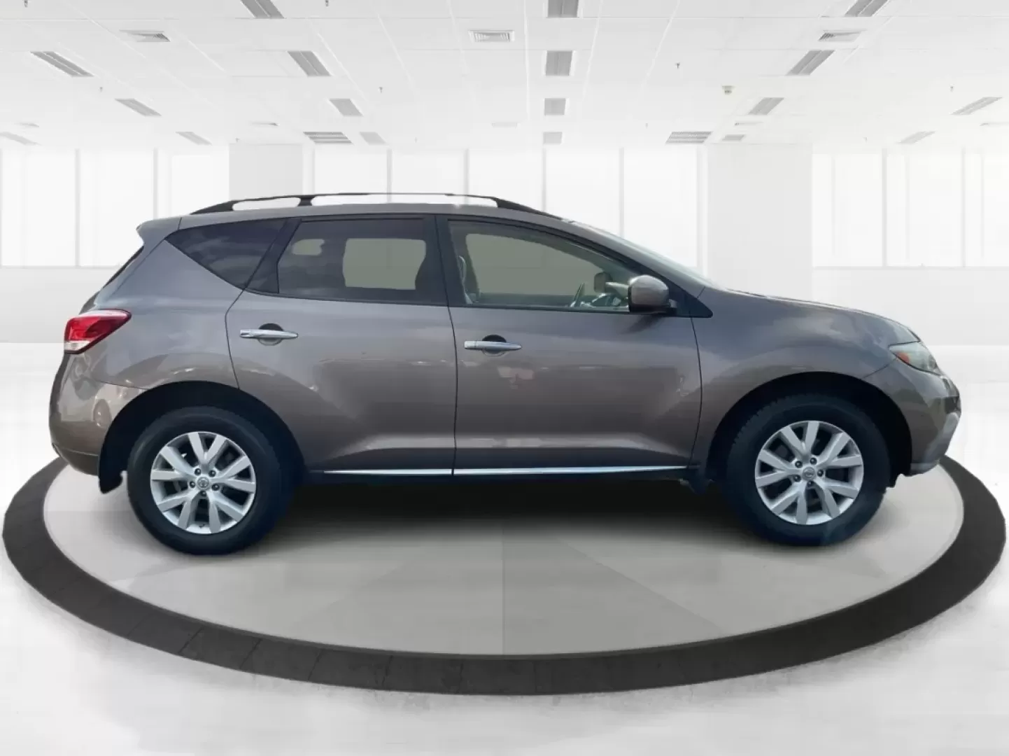 2013 Nissan Murano SL (JN8AZ1MU0DW) with an 3.5L V-6 DOHC engine, located at 4508 South Dixie Dr, Moraine, OH, 45439, (937) 908-9800, 39.689976, -84.218452 - Experience the perfect blend of comfort and versatility with the 2013 Nissan Murano SL, an ideal choice for growing families, outdoor enthusiasts, or anyone seeking a reliable vehicle for daily commutes. At Advantage Car and Credit - Moraine, located at 4508 South Dixie Dr, Moraine, OH 45439, we und - Photo#1