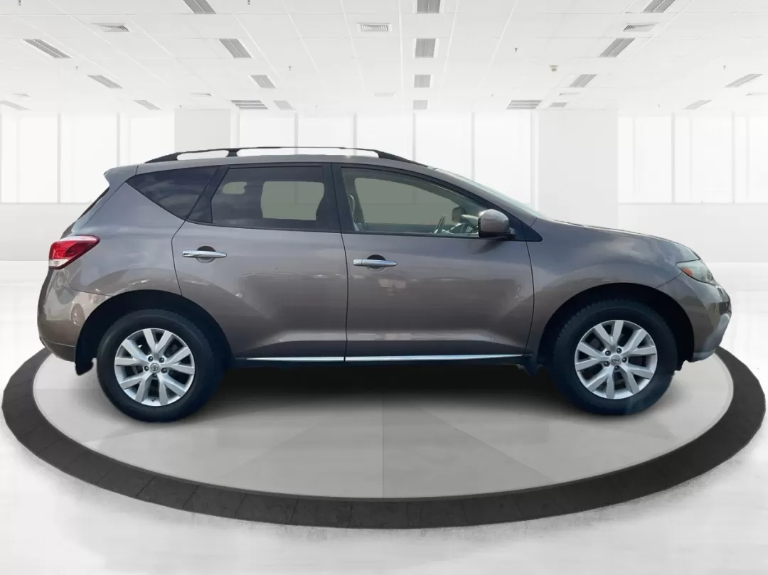 2013 Nissan Murano SL (JN8AZ1MU0DW) with an 3.5L V-6 DOHC engine, located at 4508 South Dixie Dr, Moraine, OH, 45439, (937) 908-9800, 39.689976, -84.218452 - Experience the perfect blend of comfort and versatility with the 2013 Nissan Murano SL, an ideal choice for growing families, outdoor enthusiasts, or anyone seeking a reliable vehicle for daily commutes. At Advantage Car and Credit - Moraine, located at 4508 South Dixie Dr, Moraine, OH 45439, we und - Photo#1