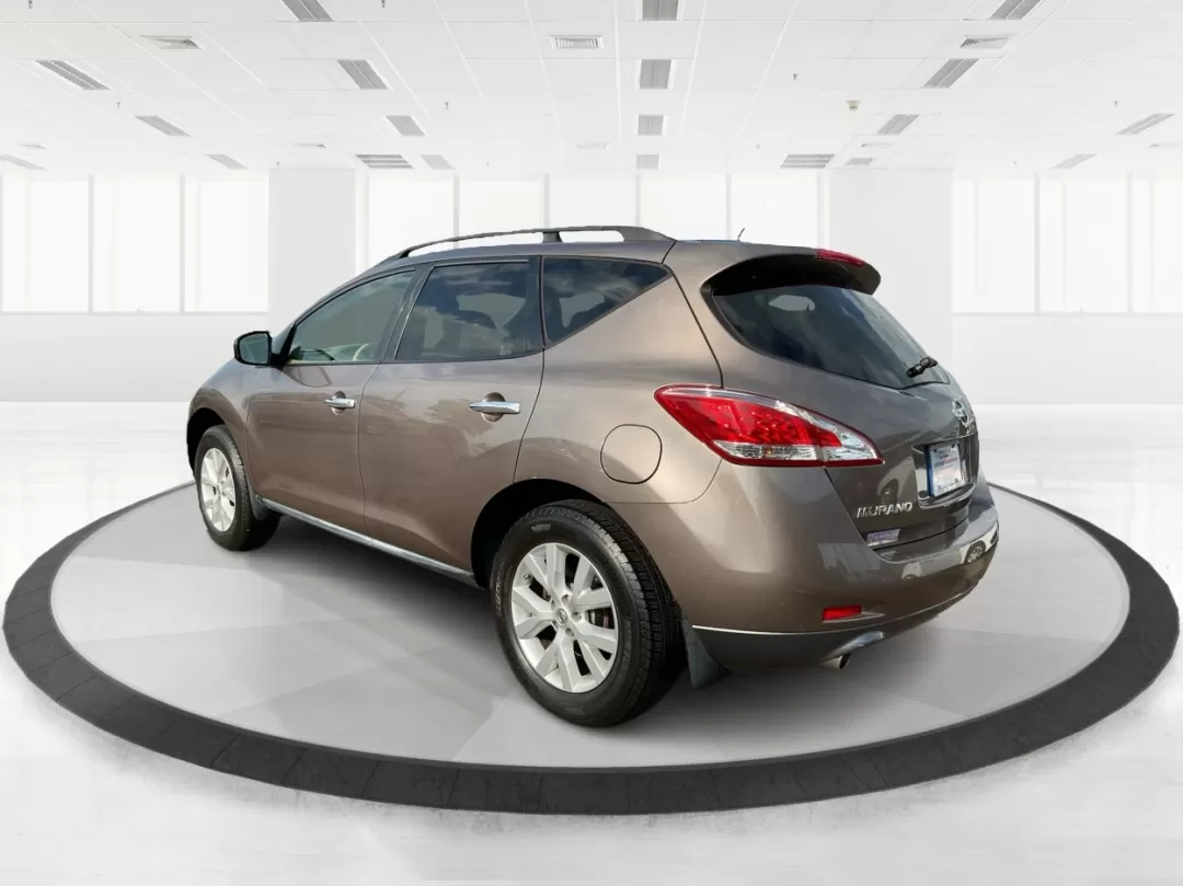 2013 Nissan Murano SL (JN8AZ1MU0DW) with an 3.5L V-6 DOHC engine, located at 4508 South Dixie Dr, Moraine, OH, 45439, (937) 908-9800, 39.689976, -84.218452 - Experience the perfect blend of comfort and versatility with the 2013 Nissan Murano SL, an ideal choice for growing families, outdoor enthusiasts, or anyone seeking a reliable vehicle for daily commutes. At Advantage Car and Credit - Moraine, located at 4508 South Dixie Dr, Moraine, OH 45439, we und - Photo#4