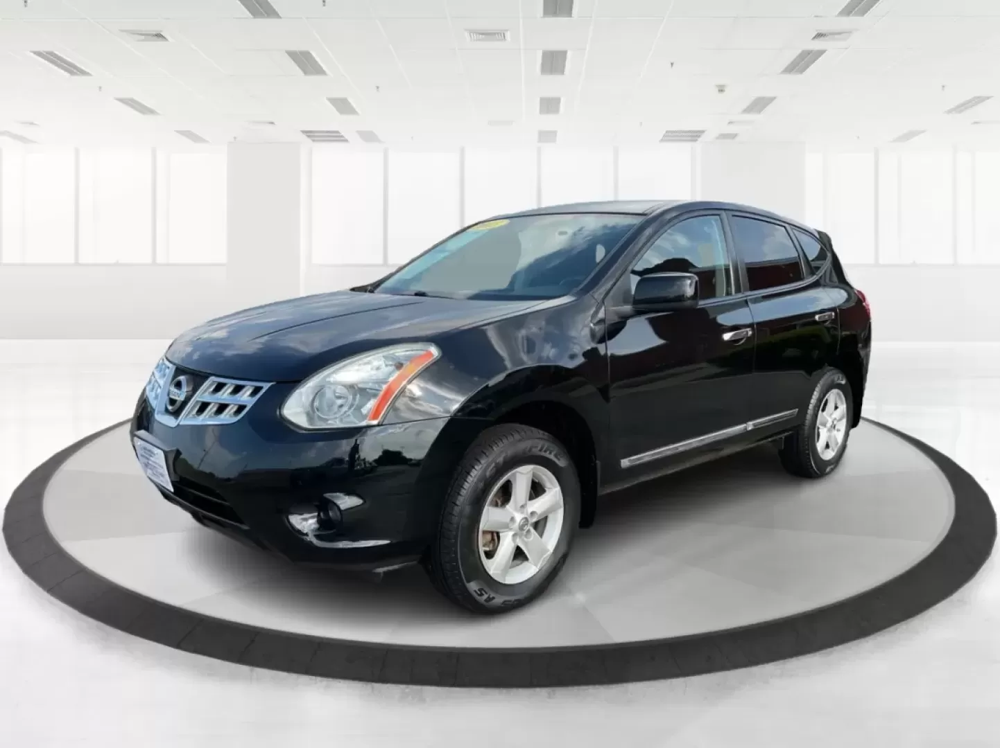 2013 Nissan Rogue S (JN8AS5MV0DW) with an 2.5L I-4 DOHC engine, located at 4508 South Dixie Dr, Moraine, OH, 45439, (937) 908-9800, 39.689976, -84.218452 - ### Explore the Perfect Family Adventure with the 2013 Nissan Rogue at Advantage Car and Credit - Moraine!<br /> <br /> Are you in the market for a versatile SUV that can handle both the daily grind and weekend getaways? Look no further than the 2013 Nissan Rogue, available now at Advantage Car and - Photo#8
