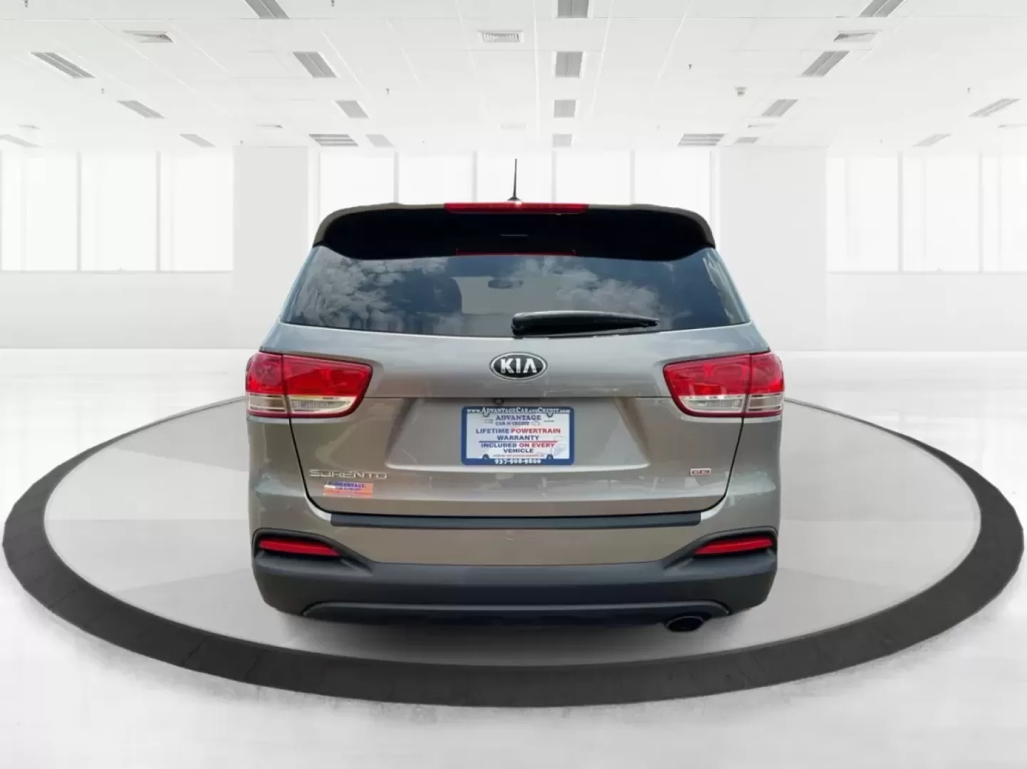 2016 Kia Sorento 2.4L LX (5XYPG4A34GG) with an 2.4L I-4 gasoline direct injection engine, located at 401 Woodman Dr, Riverside, OH, 45431, (937) 908-9800, 39.760899, -84.123421 - **Explore Life's Adventures with the 2016 Kia Sorento at Advantage Car and Credit - Riverside!**<br /> <br /> Are you ready to elevate your driving experience? The 2016 Kia Sorento is the perfect companion for families, adventurers, and daily commuters alike. This versatile SUV seamlessly blends com - Photo#3