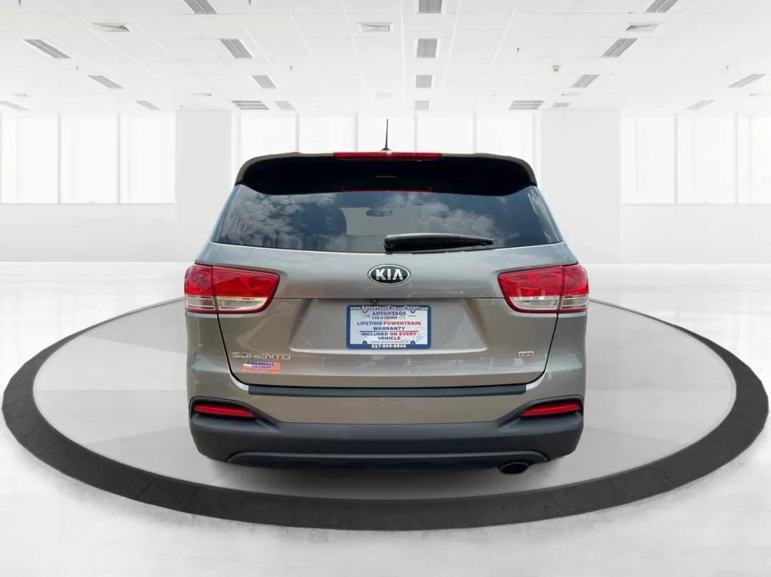 2016 Kia Sorento 2.4L LX (5XYPG4A34GG) with an 2.4L I-4 gasoline direct injection engine, located at 401 Woodman Dr, Riverside, OH, 45431, (937) 908-9800, 39.760899, -84.123421 - **Explore Life's Adventures with the 2016 Kia Sorento at Advantage Car and Credit - Riverside!**<br /> <br /> Are you ready to elevate your driving experience? The 2016 Kia Sorento is the perfect companion for families, adventurers, and daily commuters alike. This versatile SUV seamlessly blends com - Photo#3