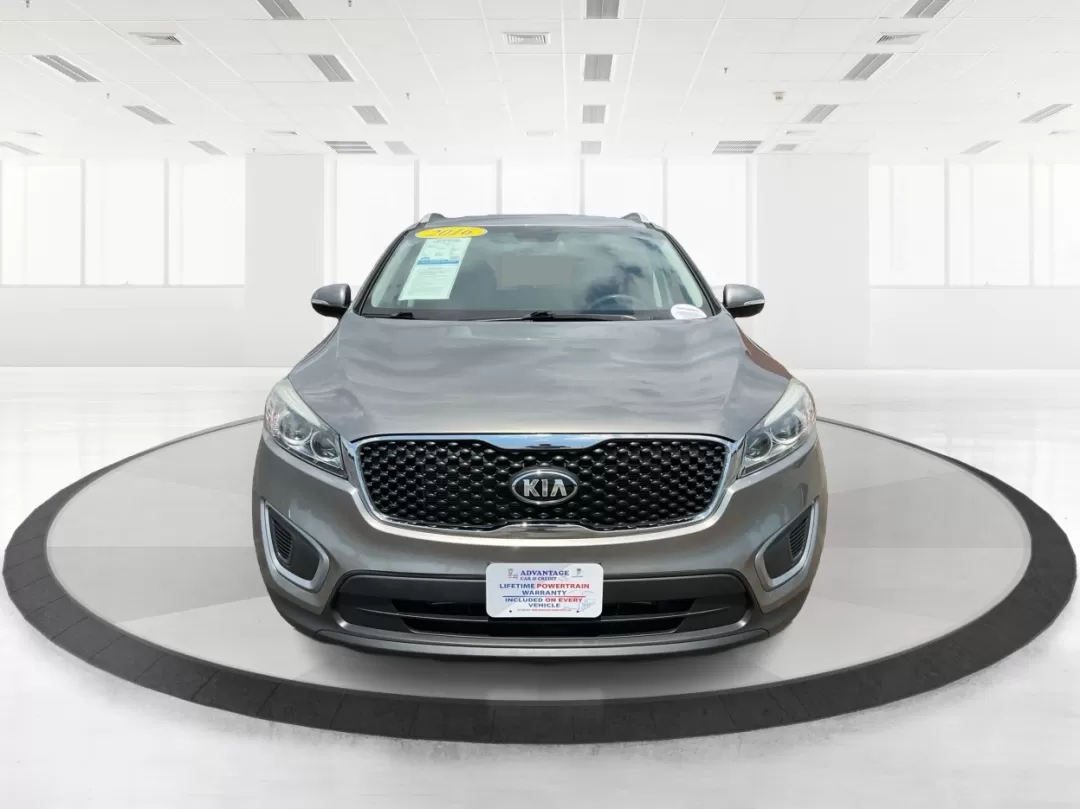 2016 Kia Sorento 2.4L LX (5XYPG4A34GG) with an 2.4L I-4 gasoline direct injection engine, located at 401 Woodman Dr, Riverside, OH, 45431, (937) 908-9800, 39.760899, -84.123421 - **Explore Life's Adventures with the 2016 Kia Sorento at Advantage Car and Credit - Riverside!**<br /> <br /> Are you ready to elevate your driving experience? The 2016 Kia Sorento is the perfect companion for families, adventurers, and daily commuters alike. This versatile SUV seamlessly blends com - Photo#7