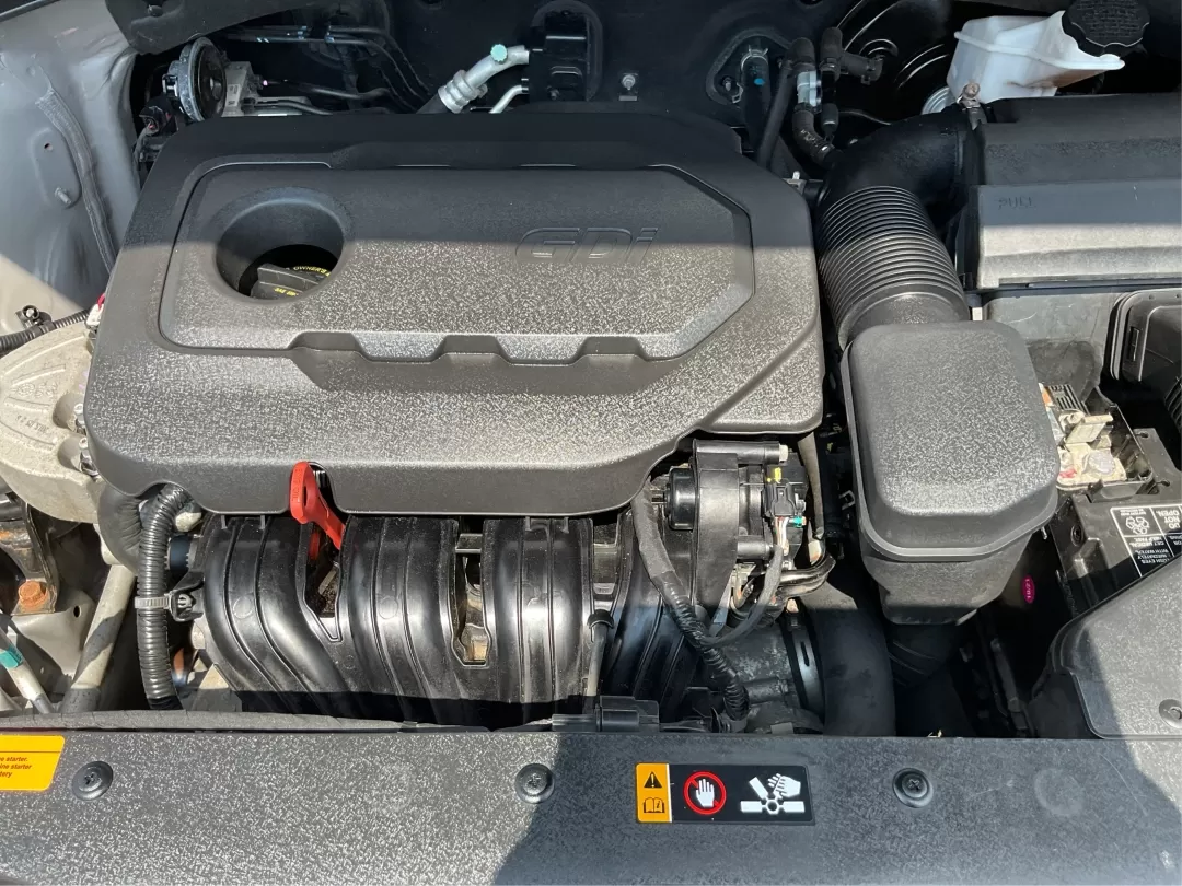 2016 Kia Sorento 2.4L LX (5XYPG4A34GG) with an 2.4L I-4 gasoline direct injection engine, located at 401 Woodman Dr, Riverside, OH, 45431, (937) 908-9800, 39.760899, -84.123421 - **Explore Life's Adventures with the 2016 Kia Sorento at Advantage Car and Credit - Riverside!**<br /> <br /> Are you ready to elevate your driving experience? The 2016 Kia Sorento is the perfect companion for families, adventurers, and daily commuters alike. This versatile SUV seamlessly blends com - Photo#11