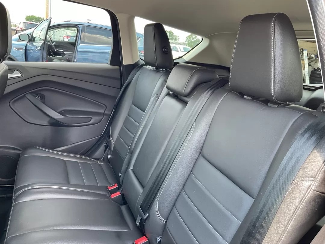 2013 Ford Escape SEL (1FMCU9H95DU) with an Other engine, located at 1230 East Main St, Xenia, OH, 45385, (937) 908-9800, 39.688026, -83.910172 - ### Discover Your Next Adventure with the 2013 Ford Escape SEL at Advantage Car and Credit - Xenia!<br /> <br /> Are you ready to elevate your family outings or weekend adventures? The 2013 Ford Escape SEL, available now at Advantage Car and Credit in Xenia, OH, is the perfect vehicle for those who - Photo#10