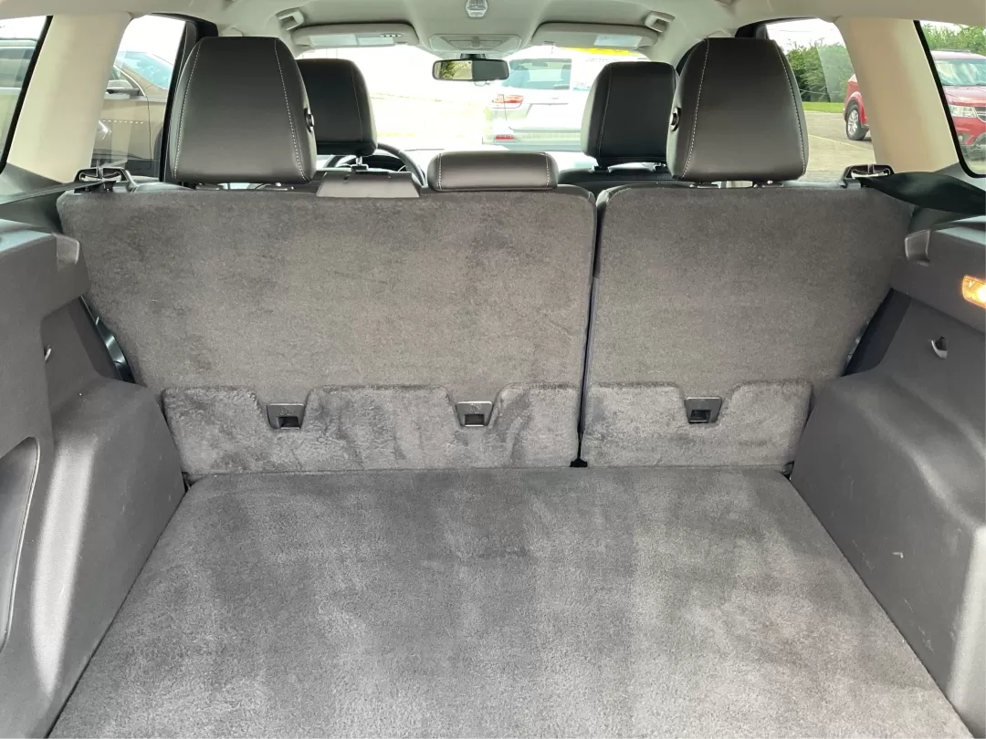 2013 Ford Escape SEL (1FMCU9H95DU) with an Other engine, located at 1230 East Main St, Xenia, OH, 45385, (937) 908-9800, 39.688026, -83.910172 - ### Discover Your Next Adventure with the 2013 Ford Escape SEL at Advantage Car and Credit - Xenia!<br /> <br /> Are you ready to elevate your family outings or weekend adventures? The 2013 Ford Escape SEL, available now at Advantage Car and Credit in Xenia, OH, is the perfect vehicle for those who - Photo#12