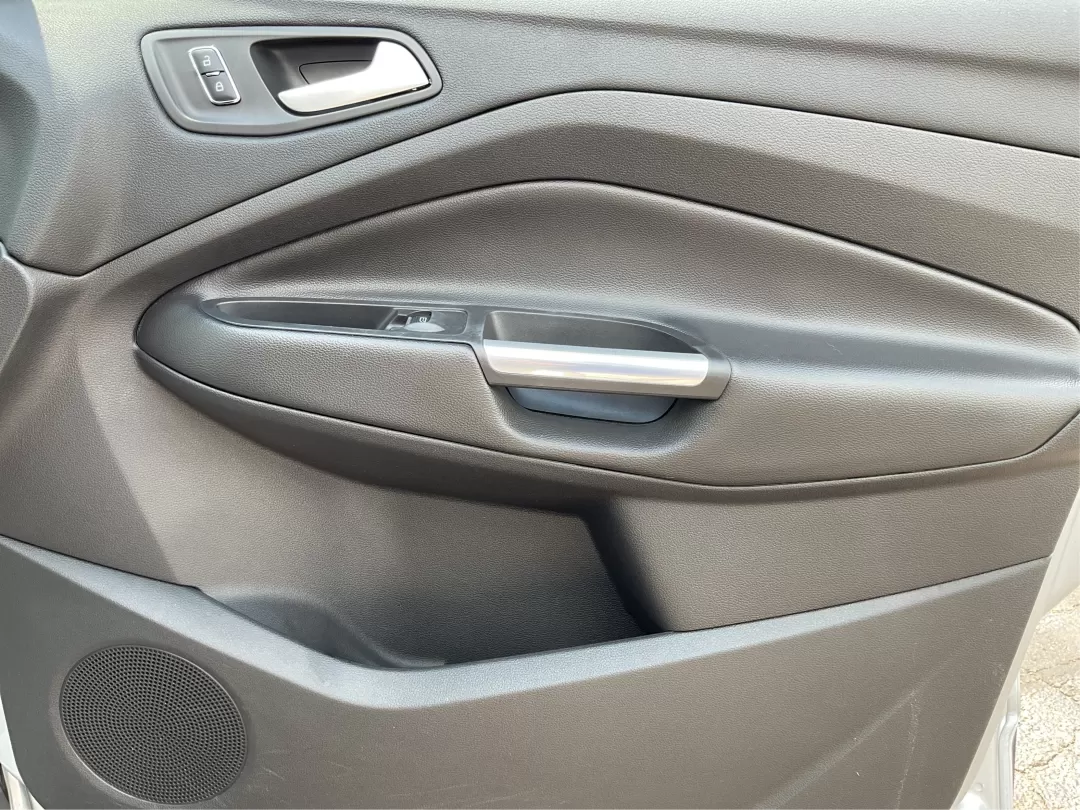 2013 Ford Escape SEL (1FMCU9H95DU) with an Other engine, located at 1230 East Main St, Xenia, OH, 45385, (937) 908-9800, 39.688026, -83.910172 - ### Discover Your Next Adventure with the 2013 Ford Escape SEL at Advantage Car and Credit - Xenia!<br /> <br /> Are you ready to elevate your family outings or weekend adventures? The 2013 Ford Escape SEL, available now at Advantage Car and Credit in Xenia, OH, is the perfect vehicle for those who - Photo#20